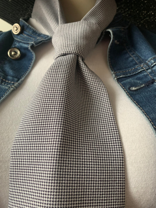 Cravate & 17 pied de poule bleu custom œillet