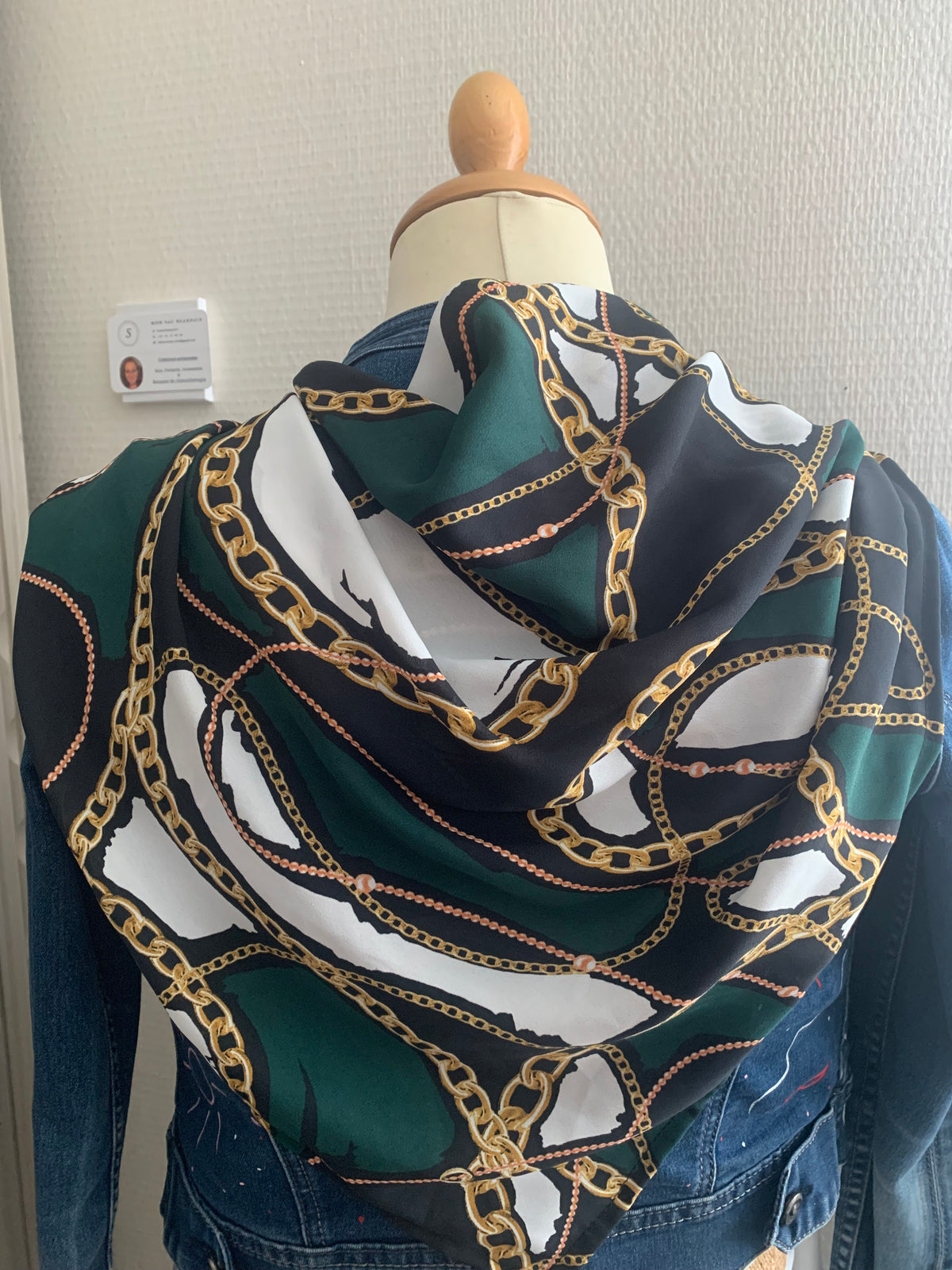 Carré de Satin de coton Hermous vert Modèle UNIQUE