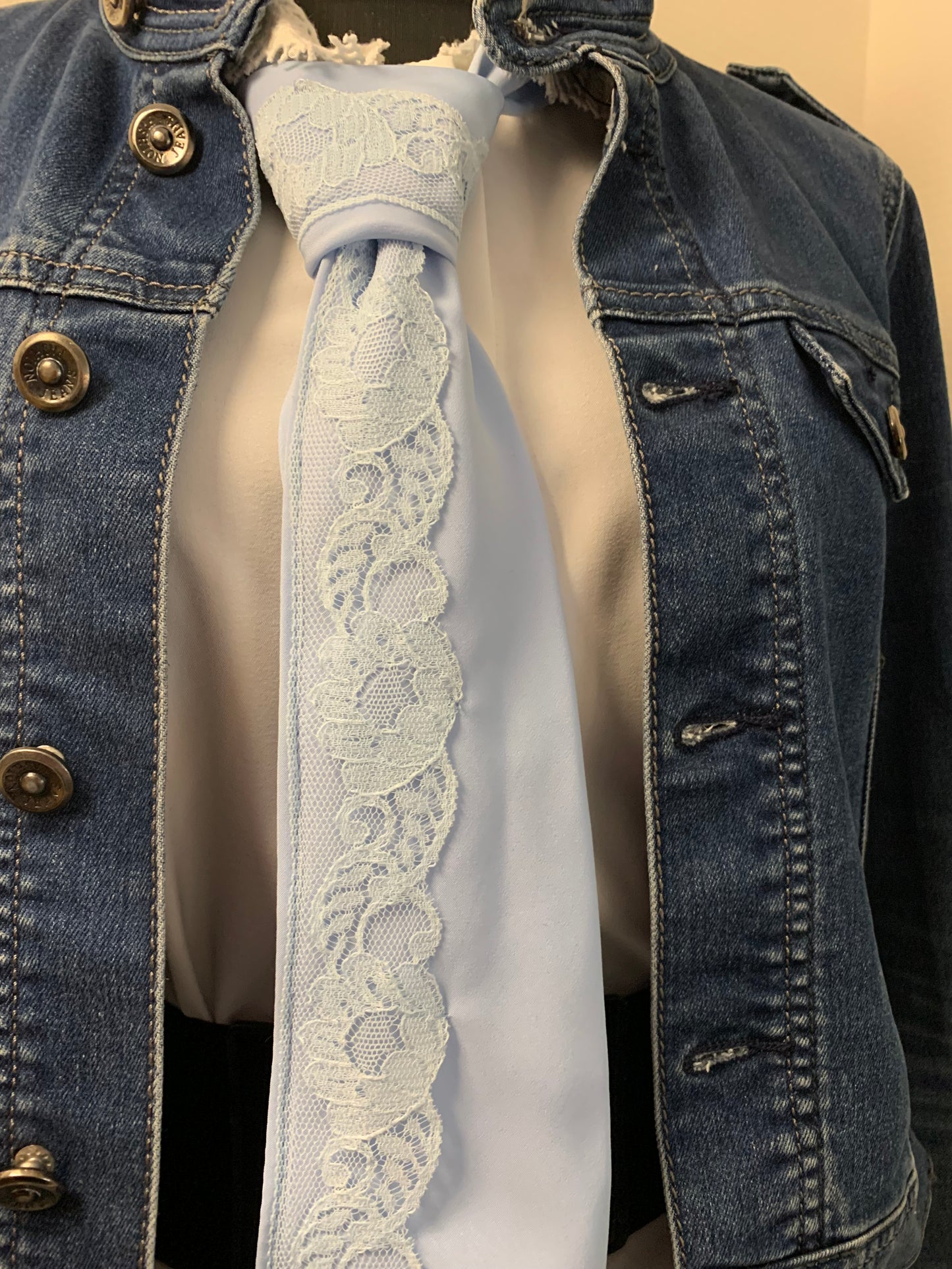 Cravate & 22 modèle UNIQUE Custom dentelle