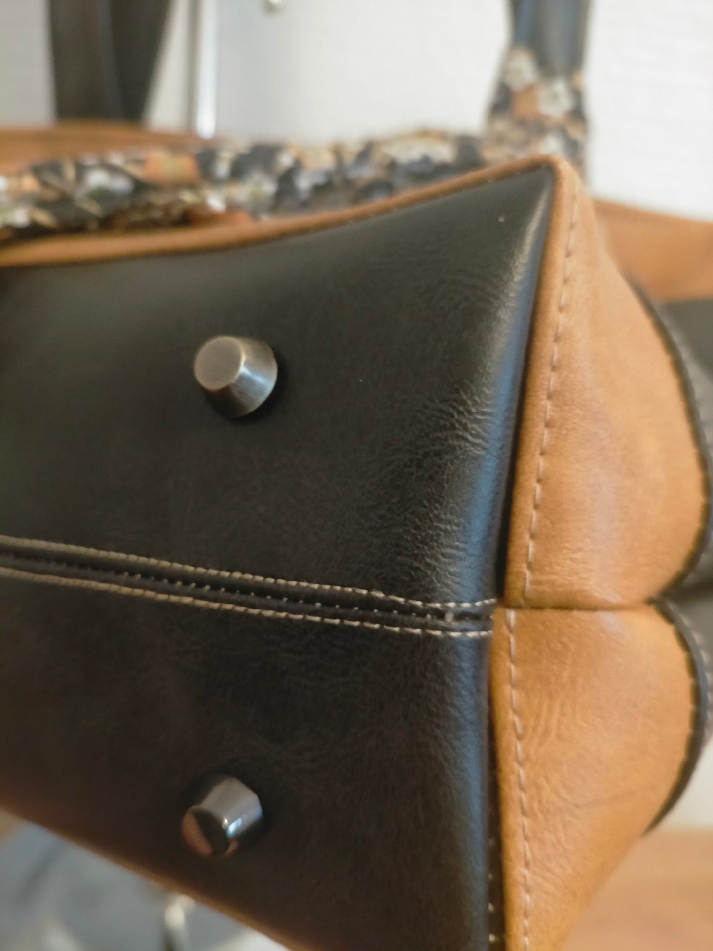 Commande personnalisée Sac cabas sur épaule en simili cuir