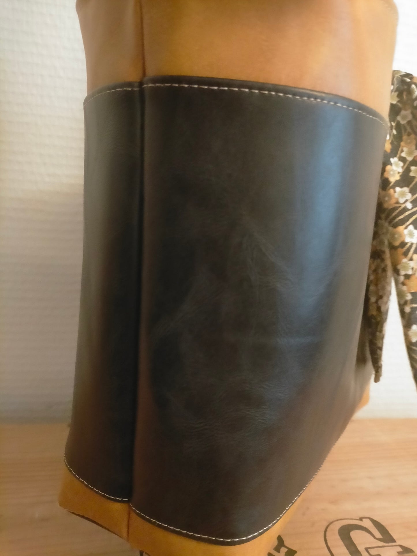 Commande personnalisée Sac cabas sur épaule en simili cuir