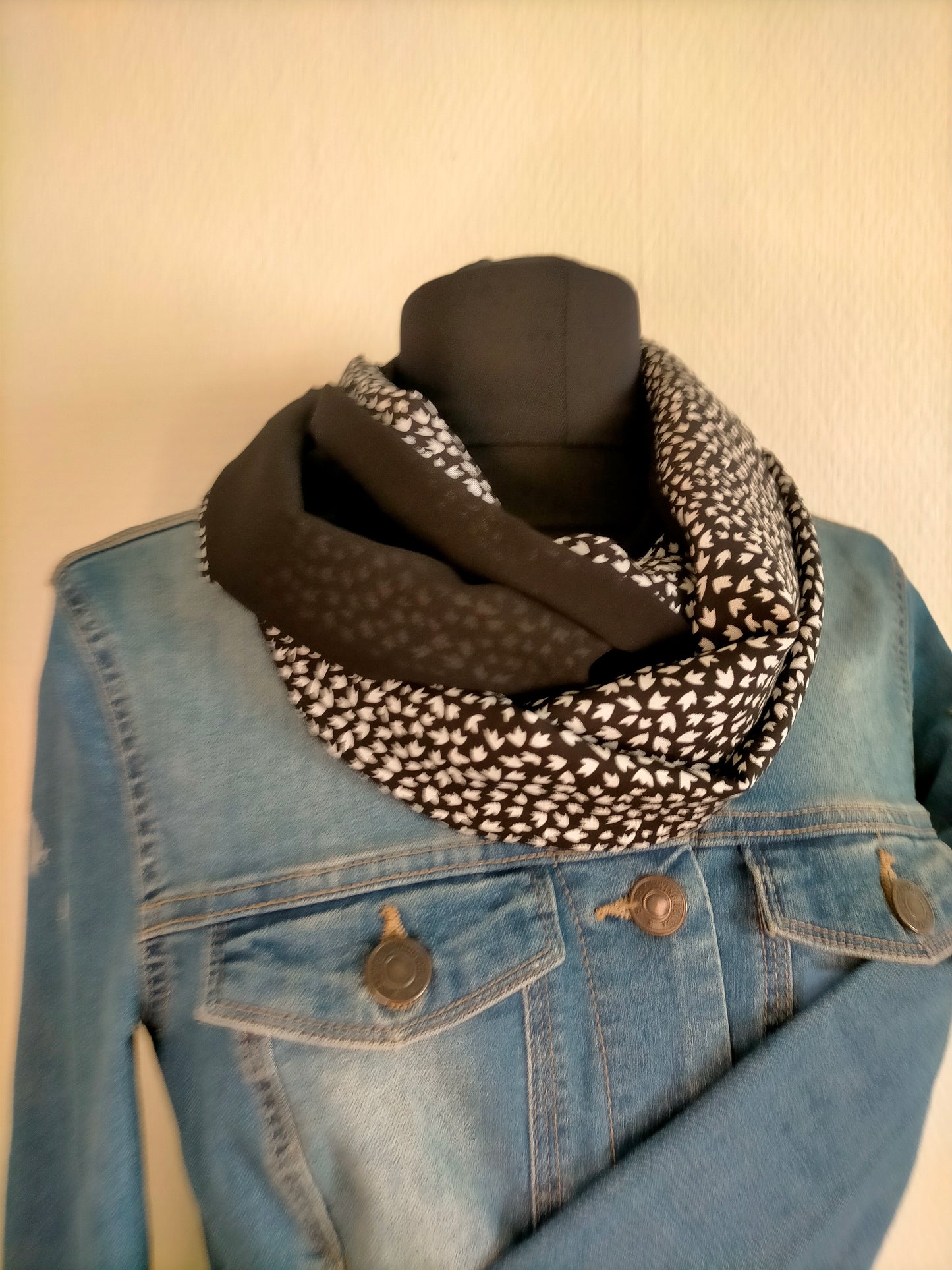 Birdy Double snood viscose imprimé et crêpe uni noir