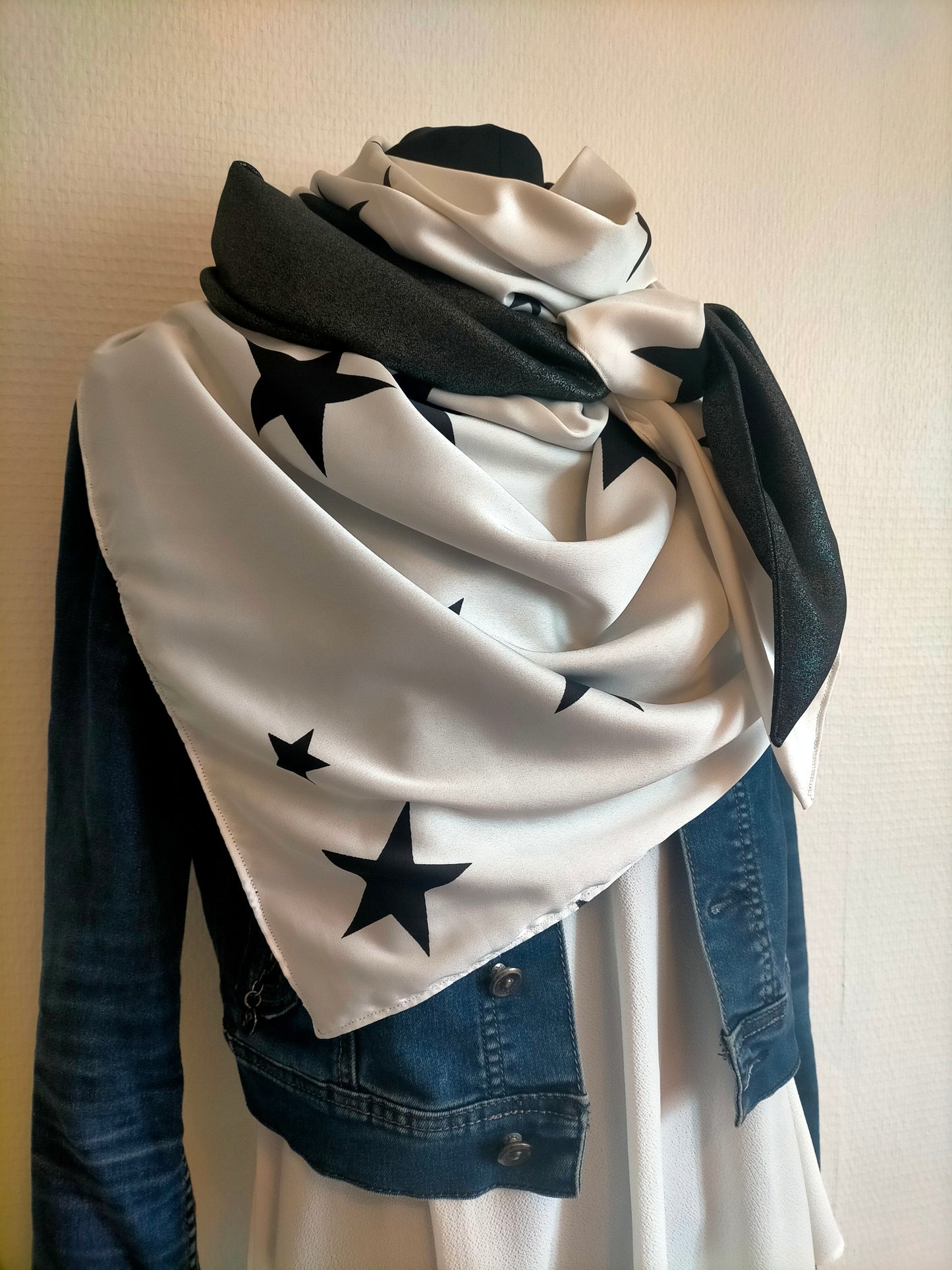 Nuit étoilée Foulard triangle viscose blanc/ étoile noir et uni noir pailleté