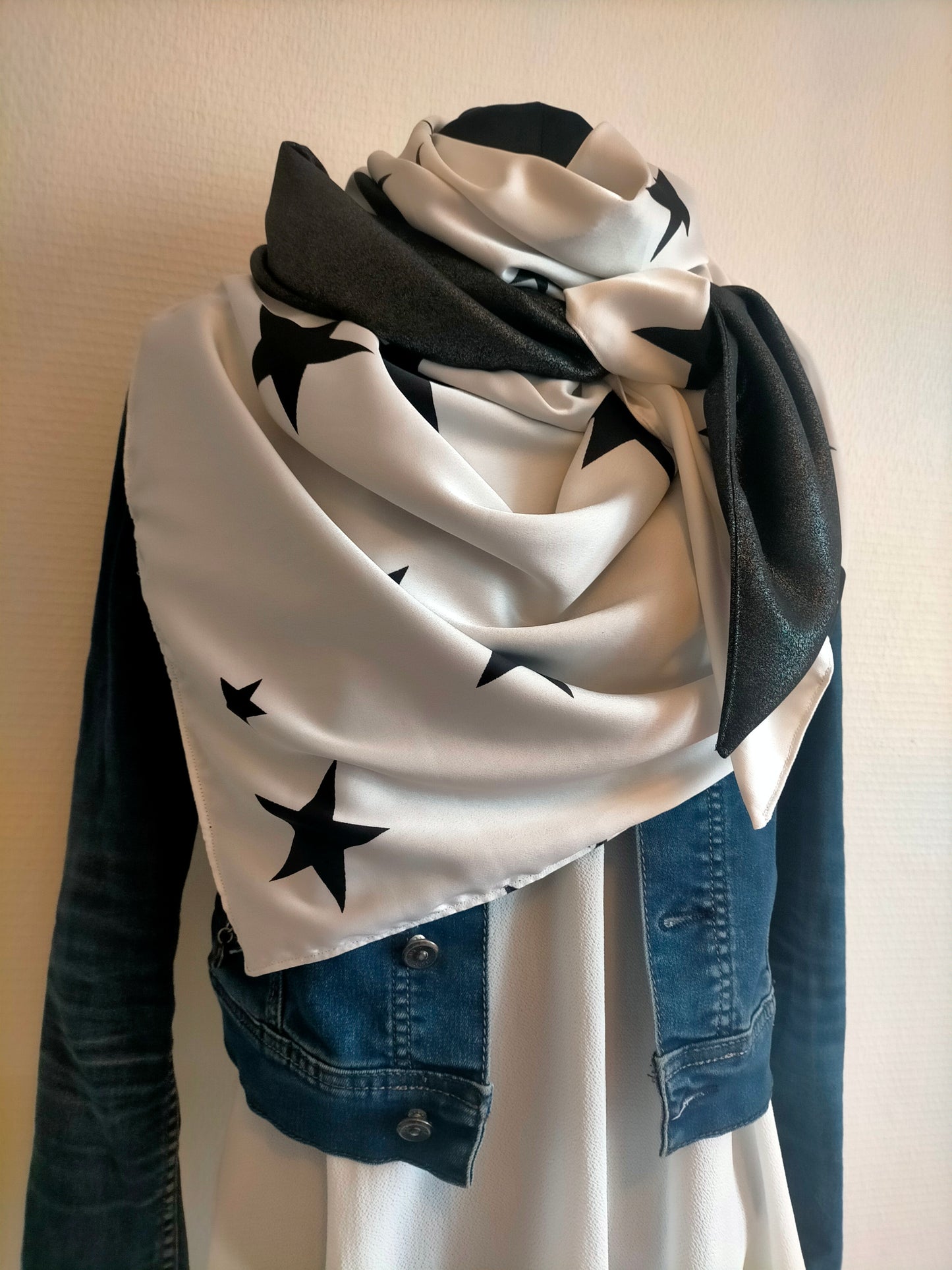 Nuit étoilée Foulard triangle viscose blanc/ étoile noir et uni noir pailleté