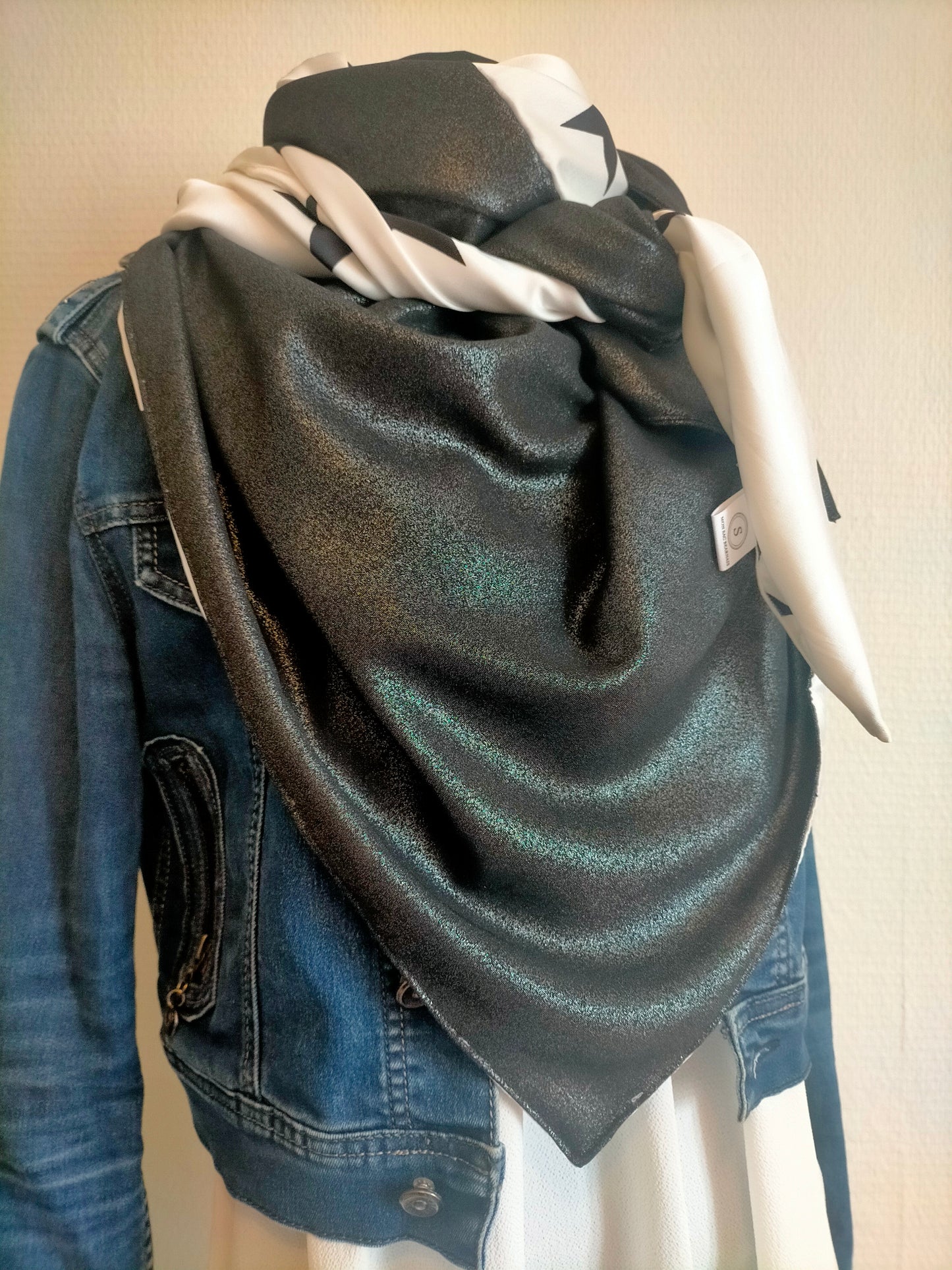 Nuit étoilée Foulard triangle viscose blanc/ étoile noir et uni noir pailleté