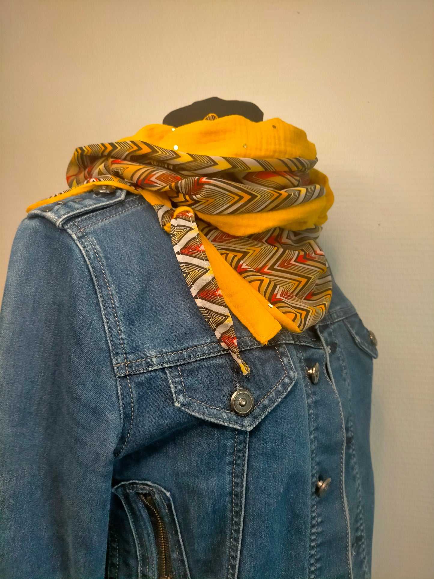 Zig & Zag Foulard en voile et double gaze pointes dorées