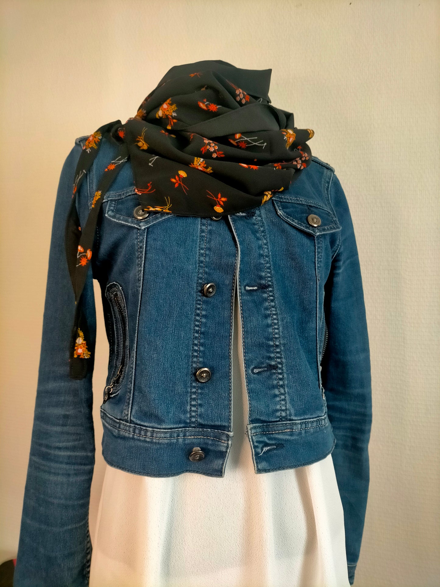 Hysope Foulard à lanières réversible voile imprimé et micro fibre uni noir