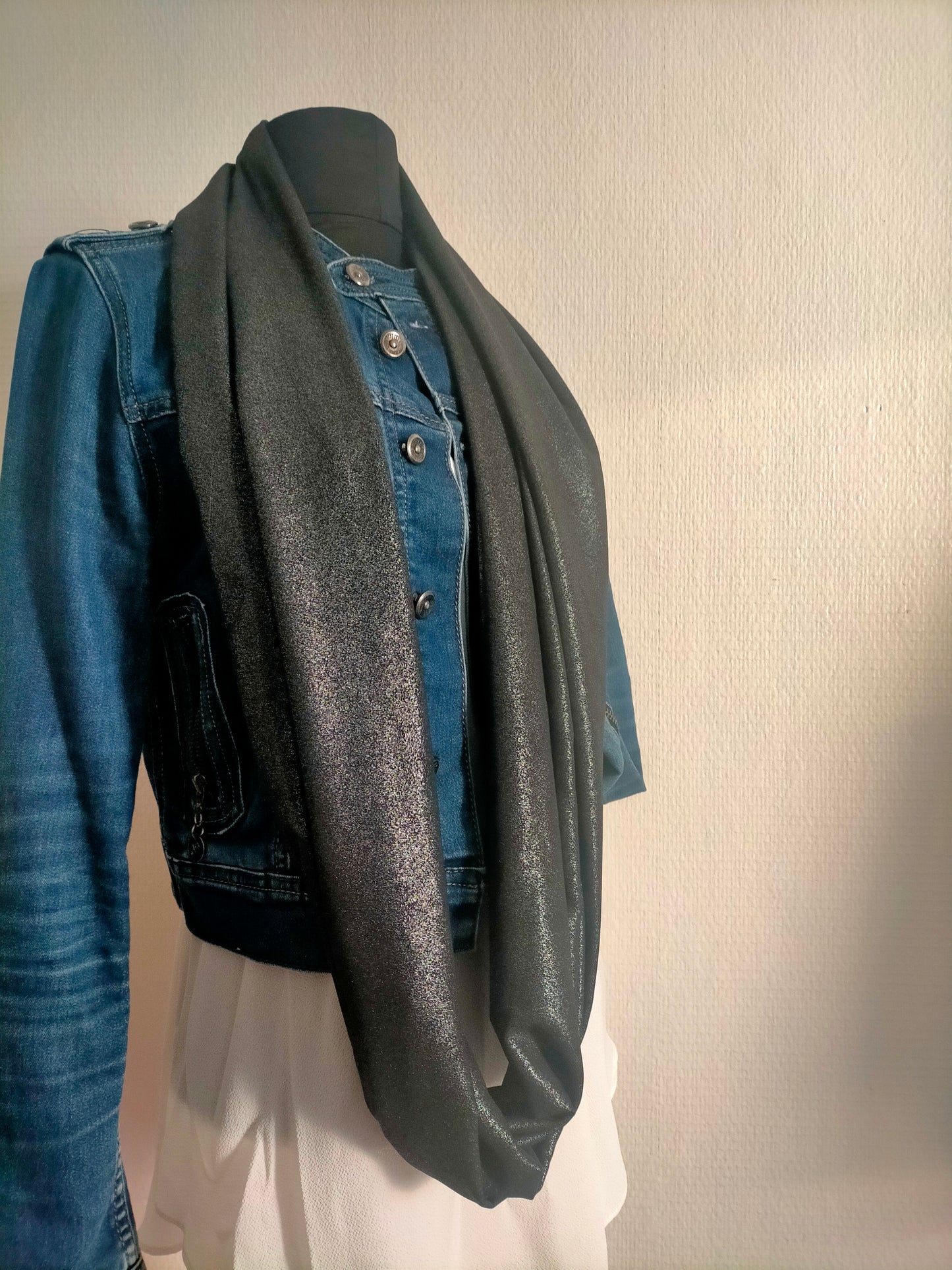 Simplicité brillance noire Foulard double snood en viscose