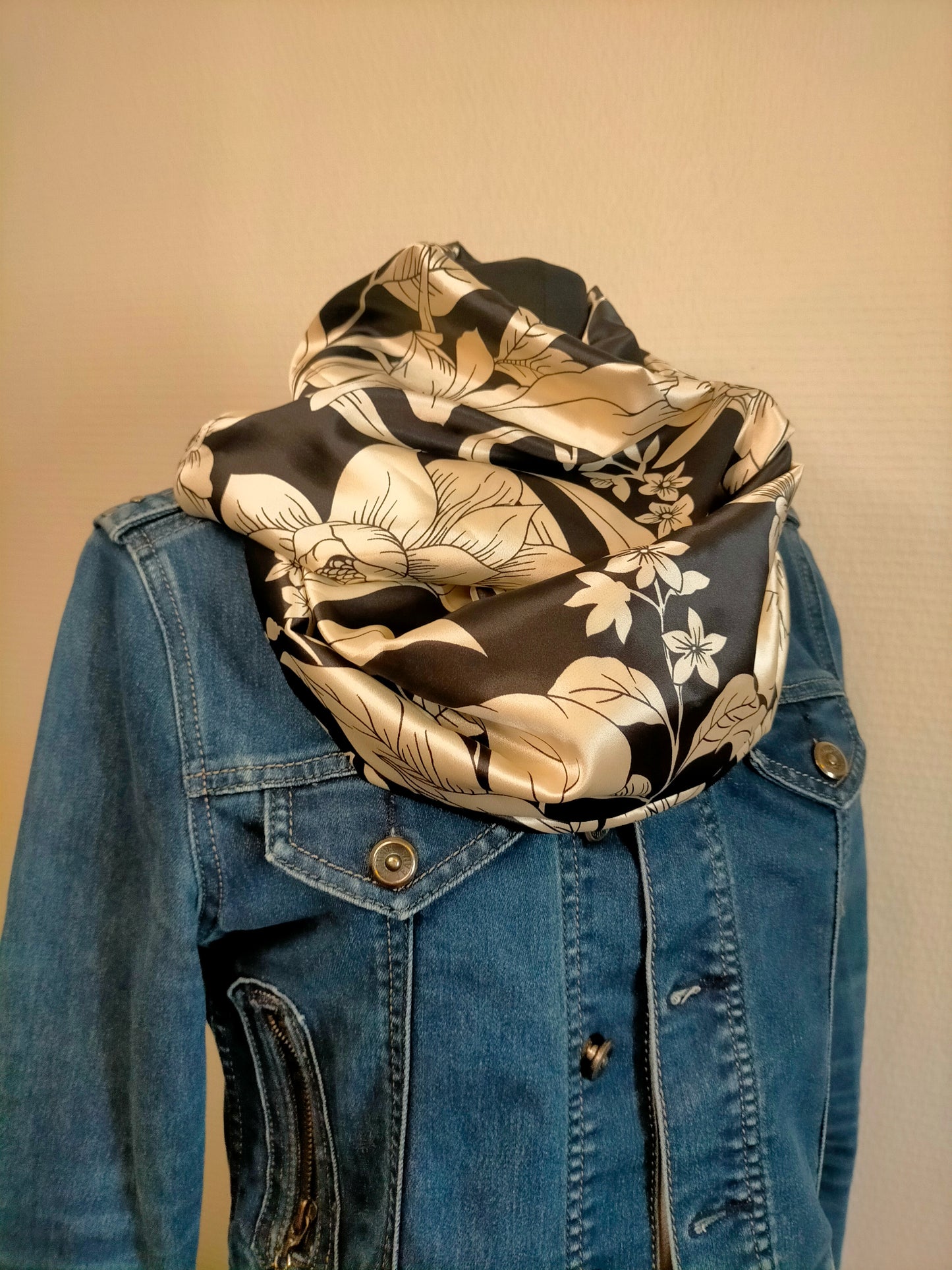 Satin noir Foulard double et large tour de cou satin de coton