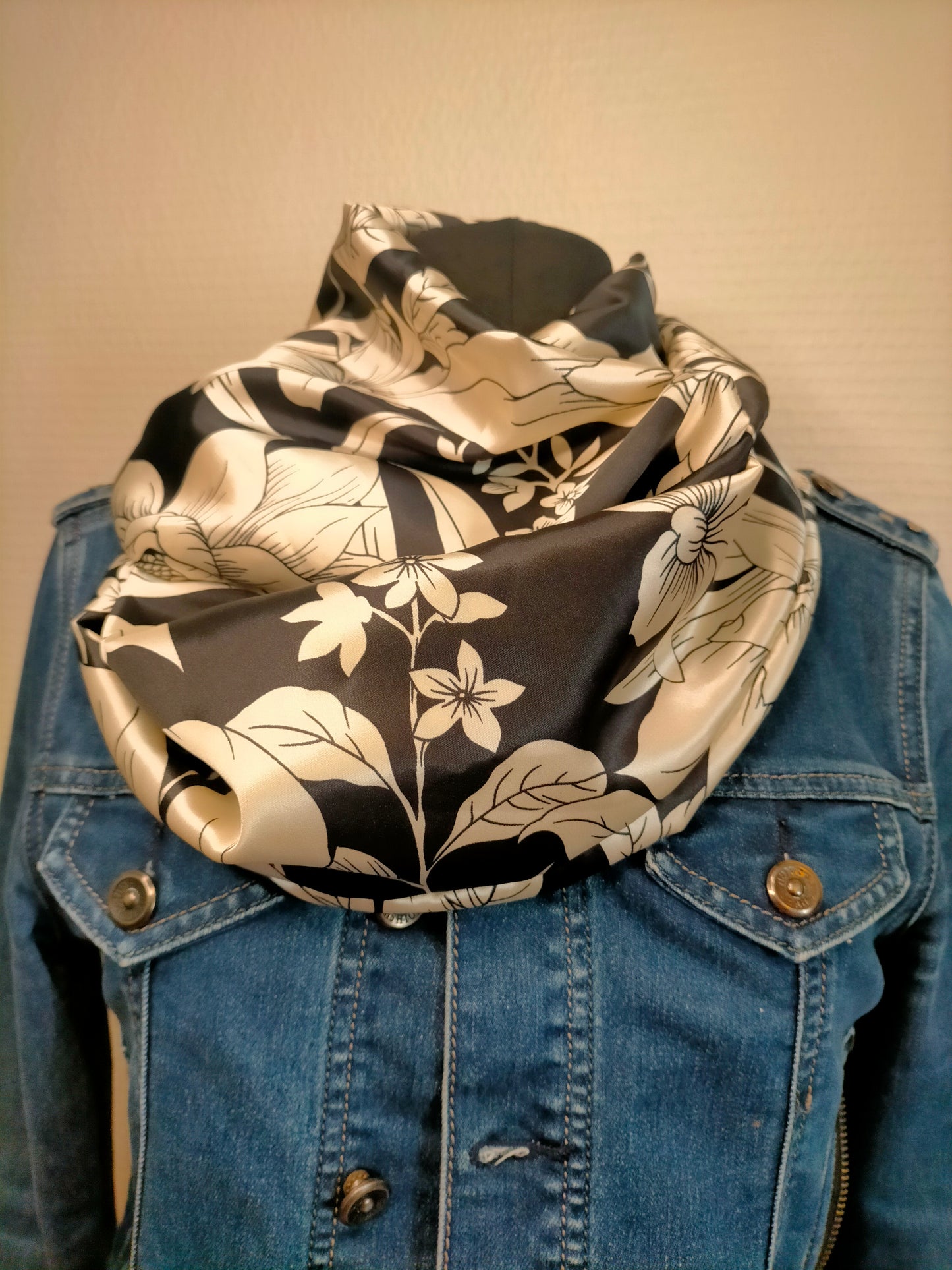 Satin noir Foulard double et large tour de cou satin de coton