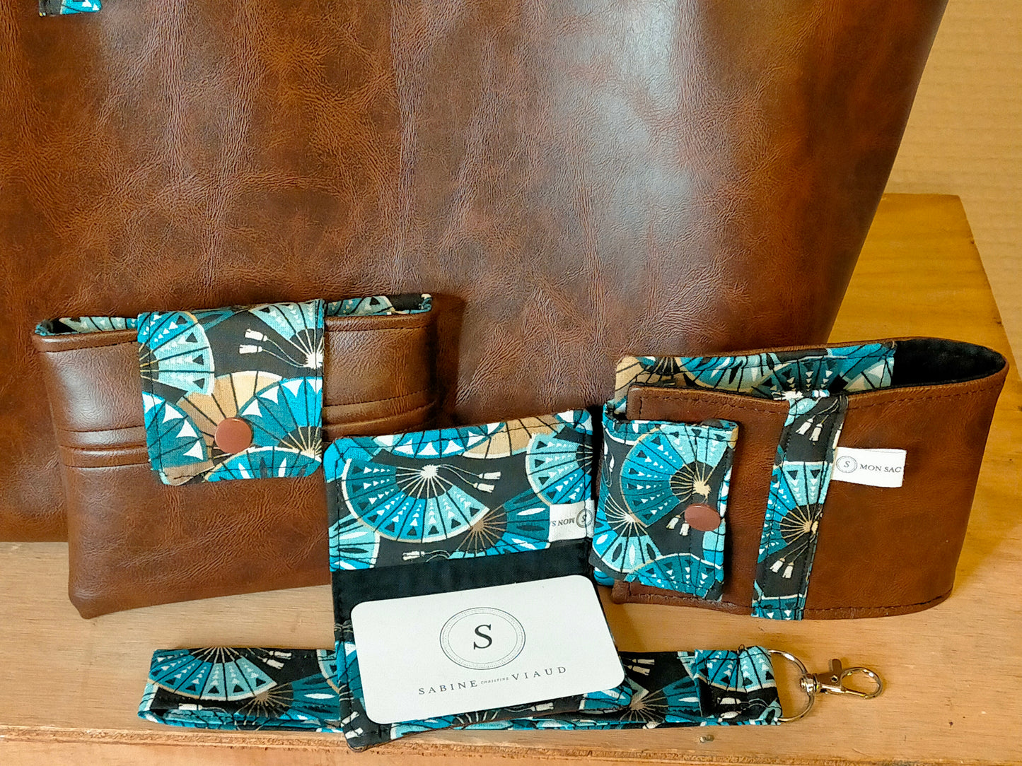 Commande personnalisée Grand Sac cabas porte documents, porte chéquier, porte clefs et porte CB