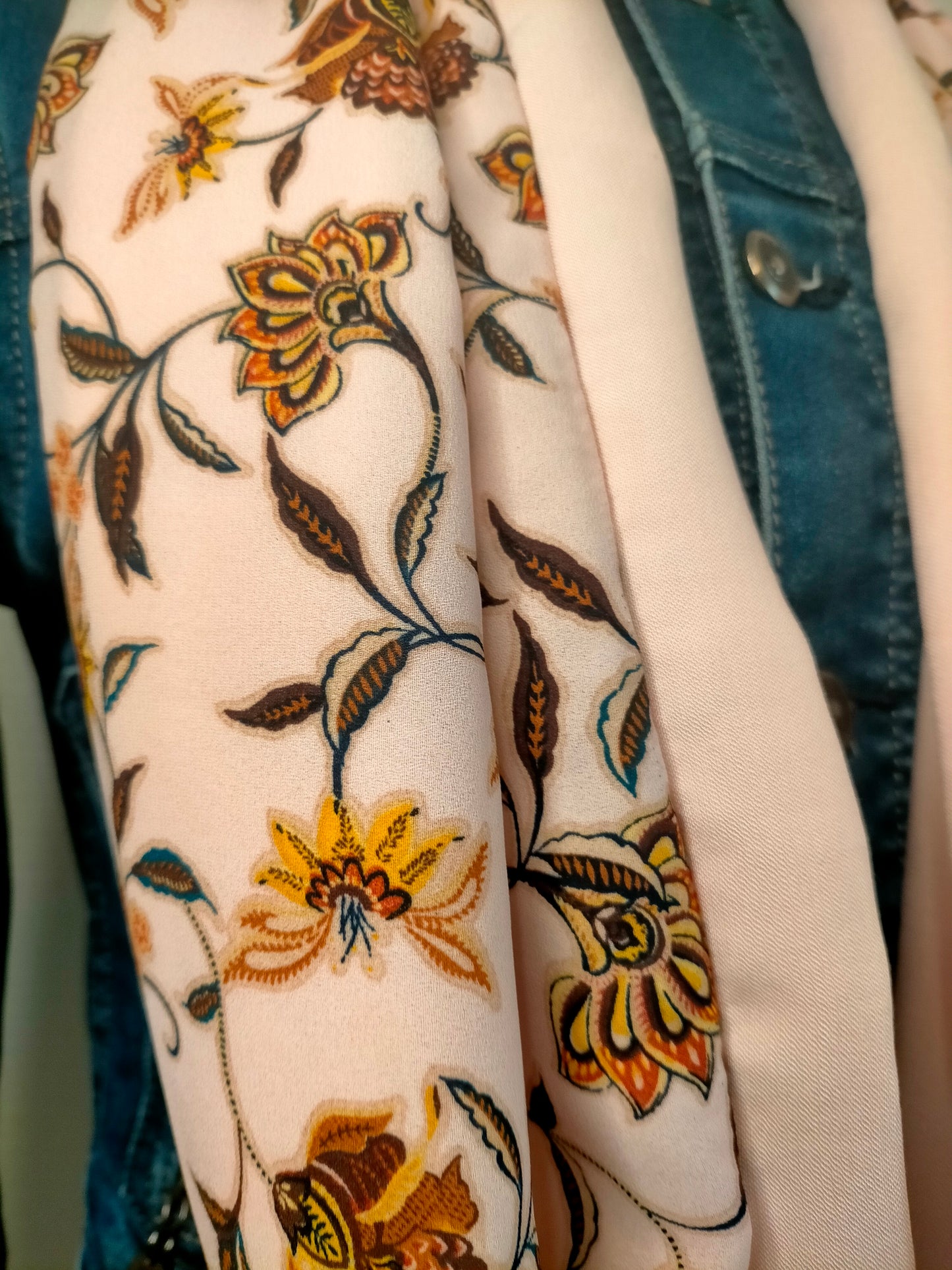 Radieuse Foulard double tour de cou en viscose fleuri et uni