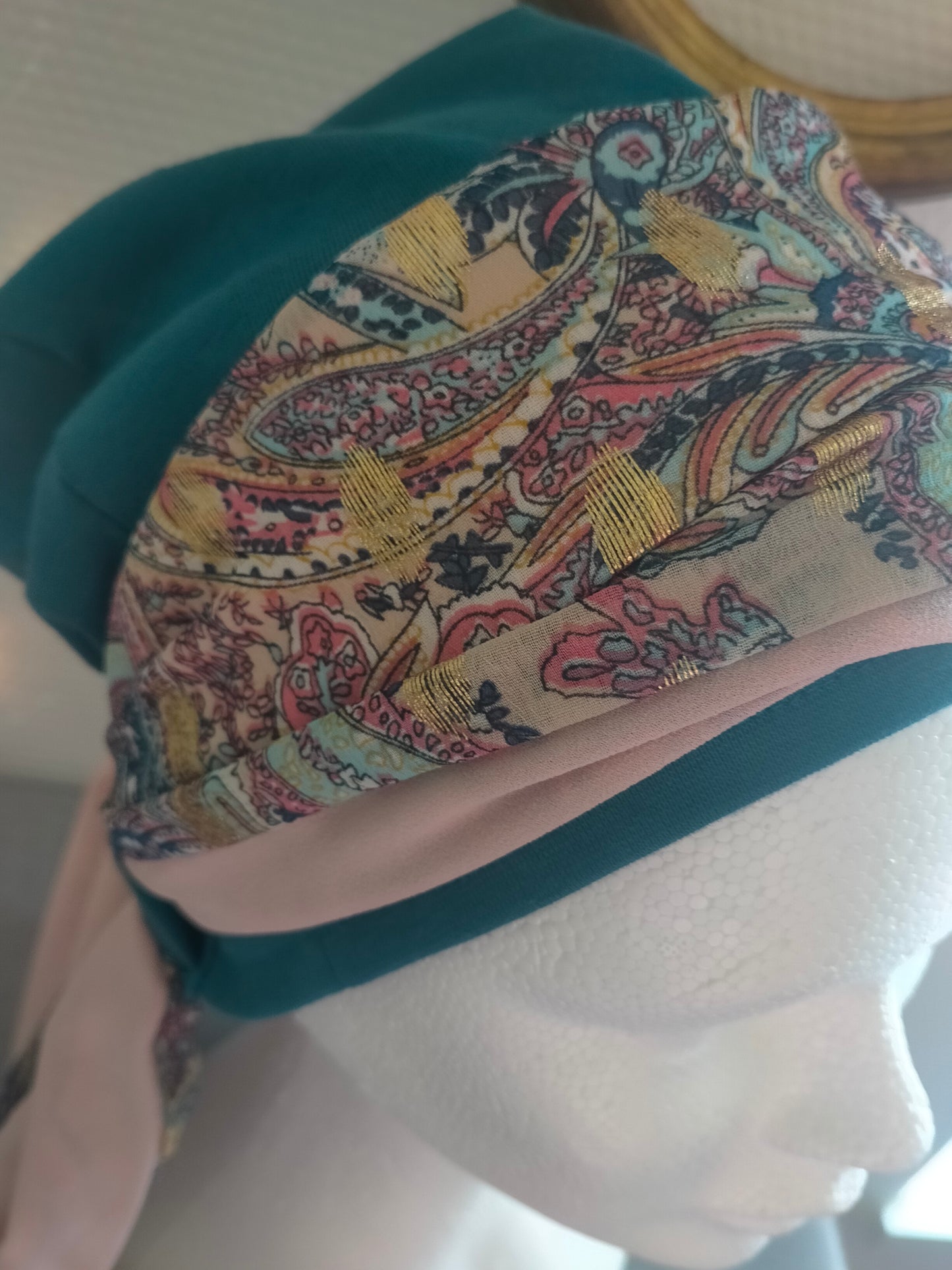 Sublimant 4 Ensemble bonnet de chimiothérapie/ Alopécie et son foulard REVERSIBLE voile fleuri lurex et crêpe rose pale