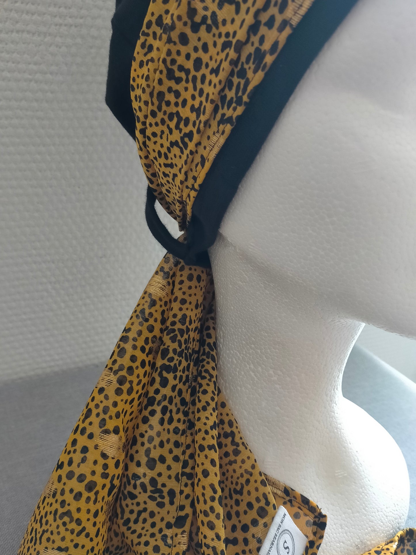 Sublimant 18 Ensemble bonnet de chimiothérapie/Alopécie et son foulard MODELE UNIQUE