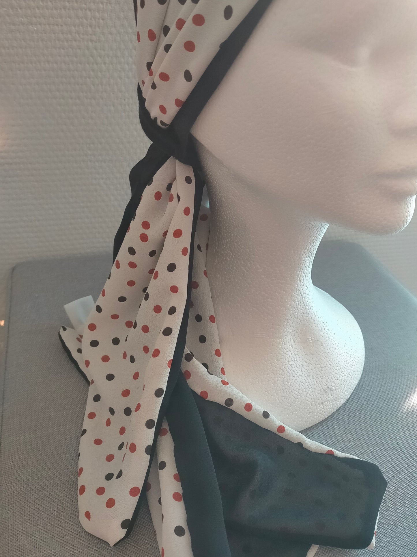 Sublimant 9 Ensemble bonnet de chimiothérapie/ Alopécie et son foulard REVERSIBLE en viscose et voile noir uni
