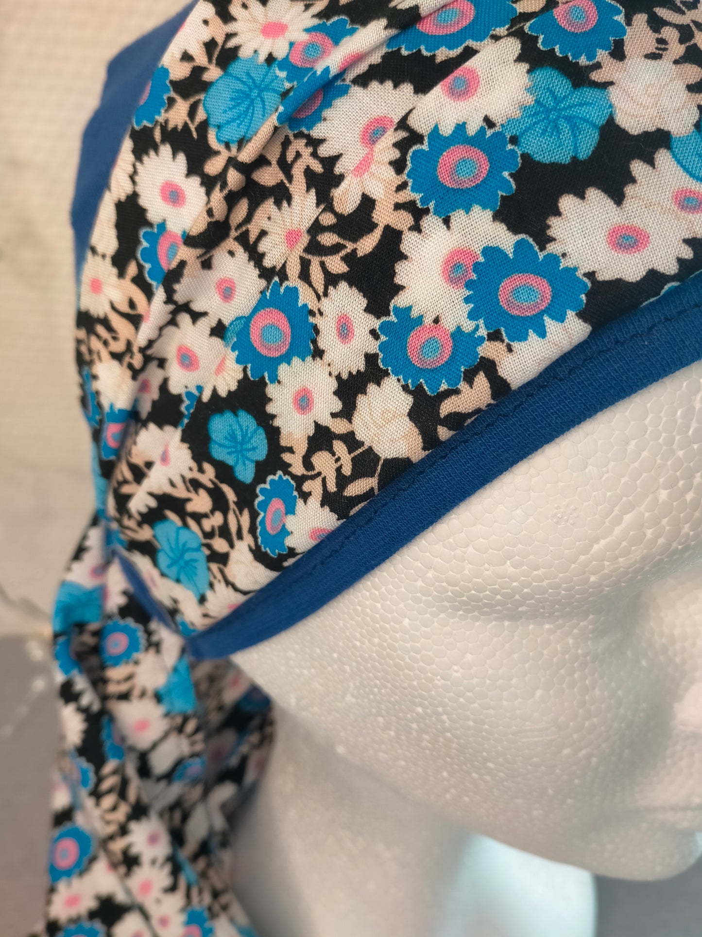 Sublimant 22 Ensemble Bonnet de chimiothérapie / Alopécie et son foulard assorti