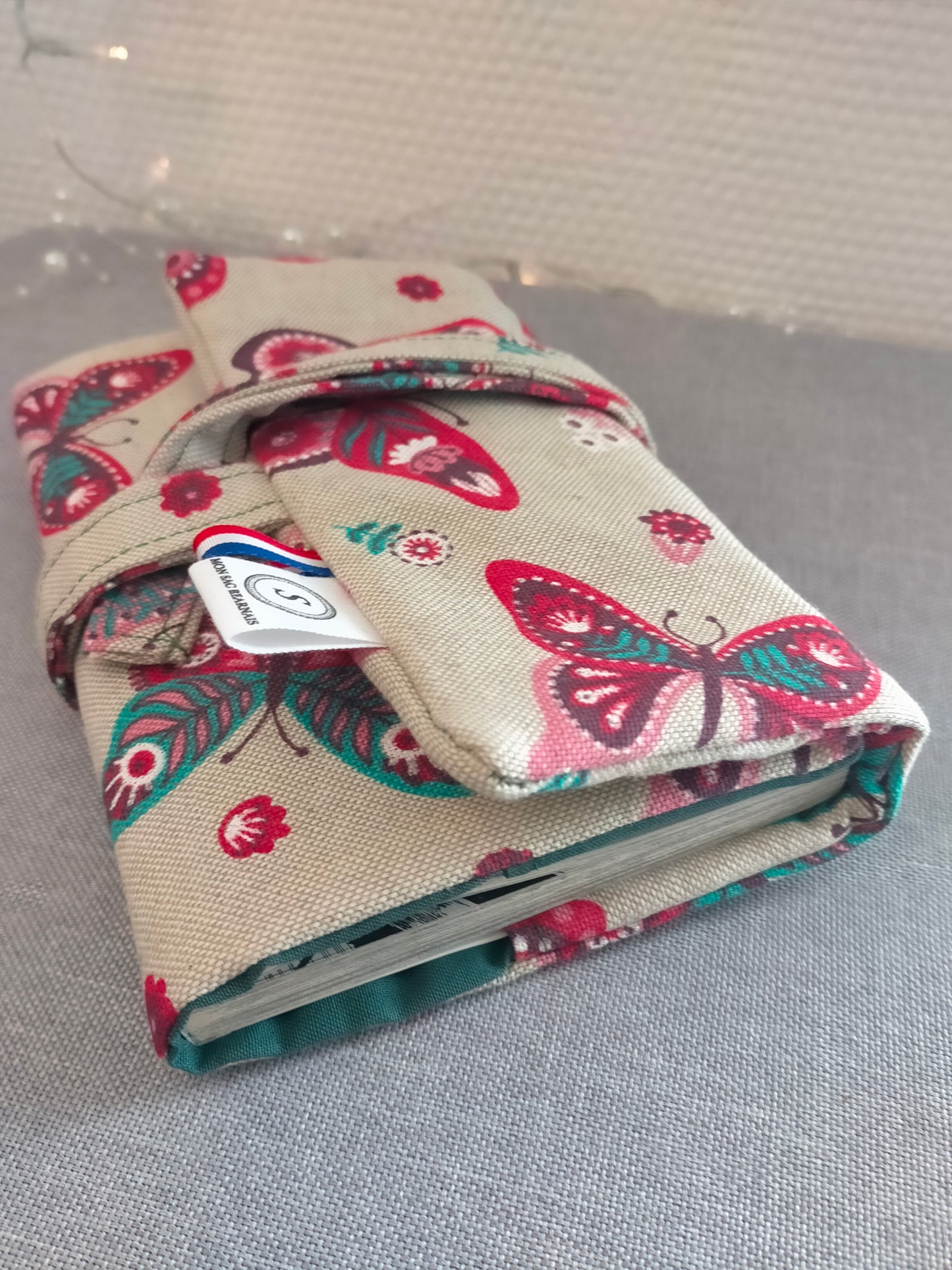 En poche Papillon Protège livre format poche 18 cm