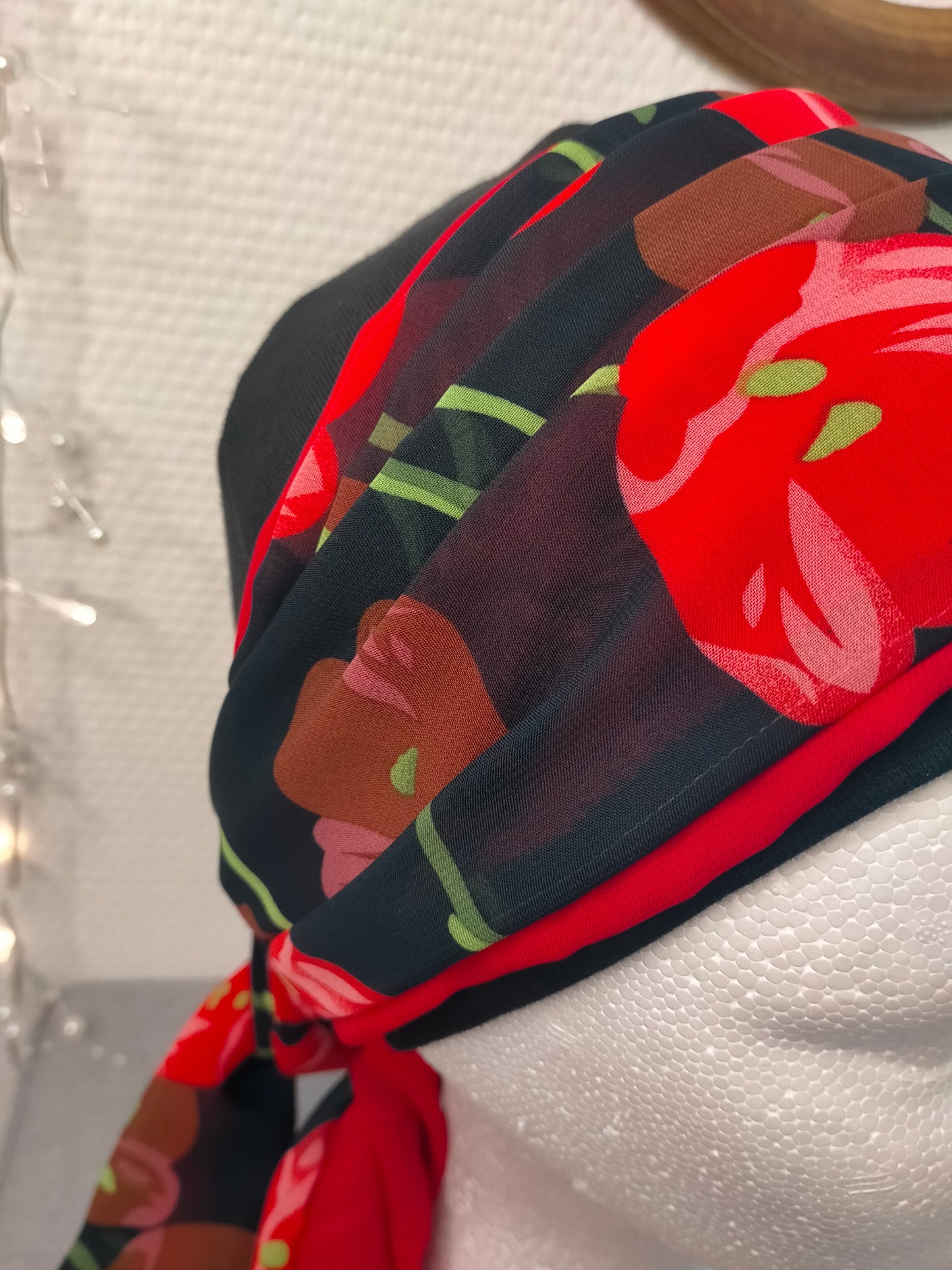Sublimant 29 Ensemble bonnet de chimiothérapie/ Alopécie et son foulard en voile REVERSIBLE MODELE UNIQUE