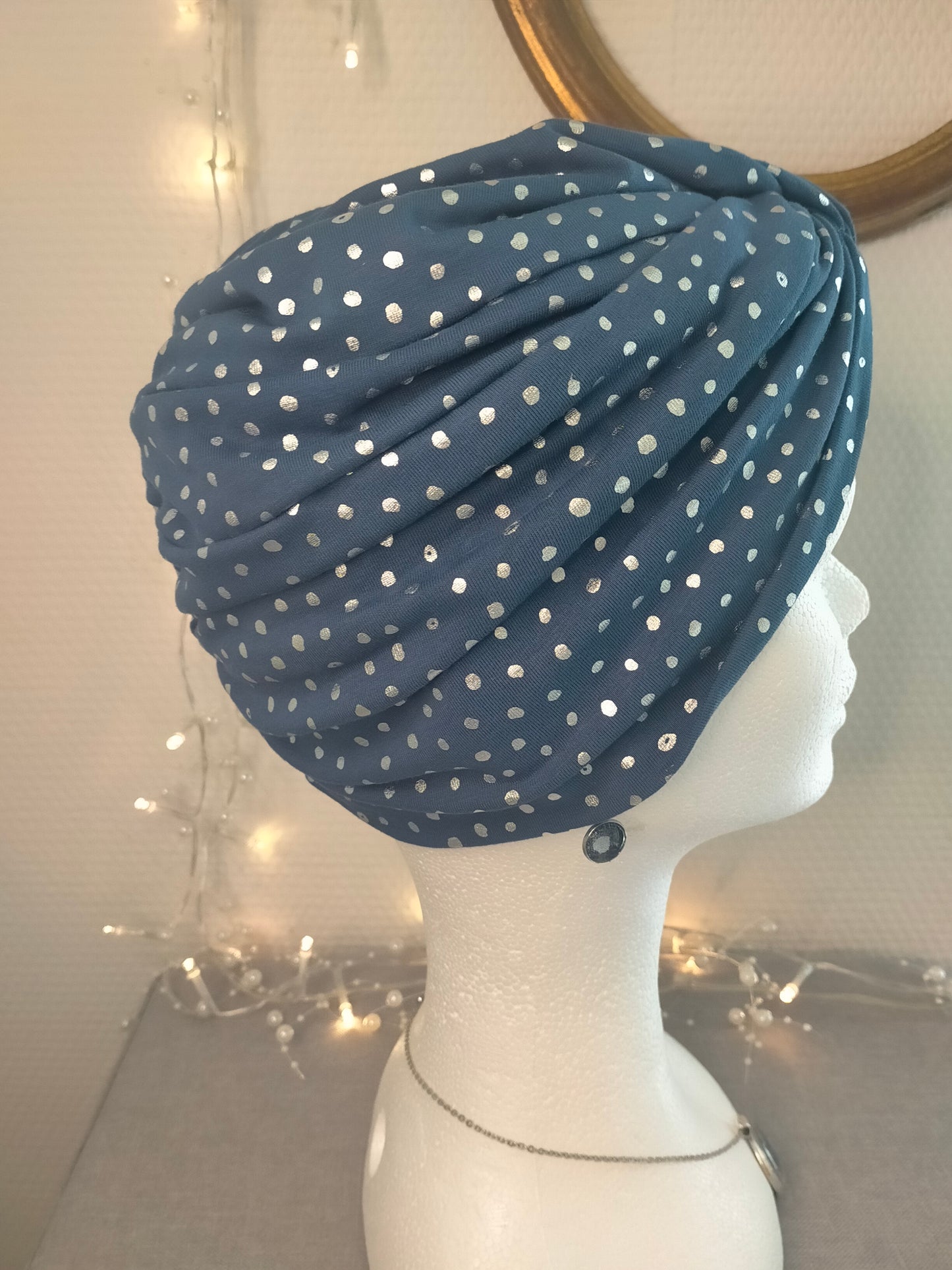 Sublimant Bonnet Turban de chimiothérapie / Alopécie n°1 en jersey doublé bleu ronds paillettes