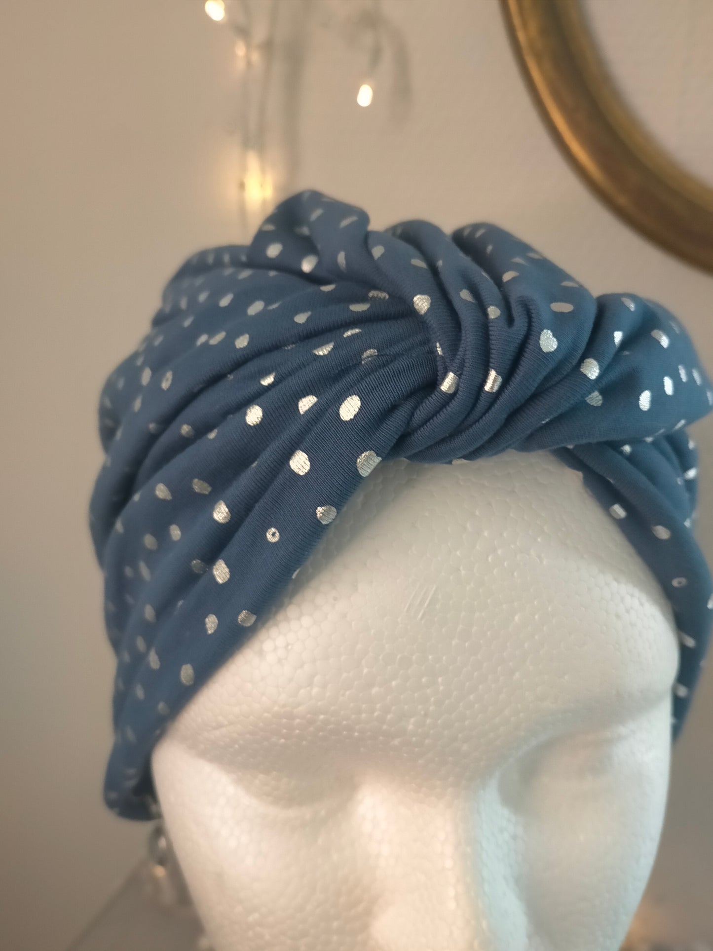 Sublimant Bonnet Turban de chimiothérapie / Alopécie n°1 en jersey doublé bleu ronds paillettes