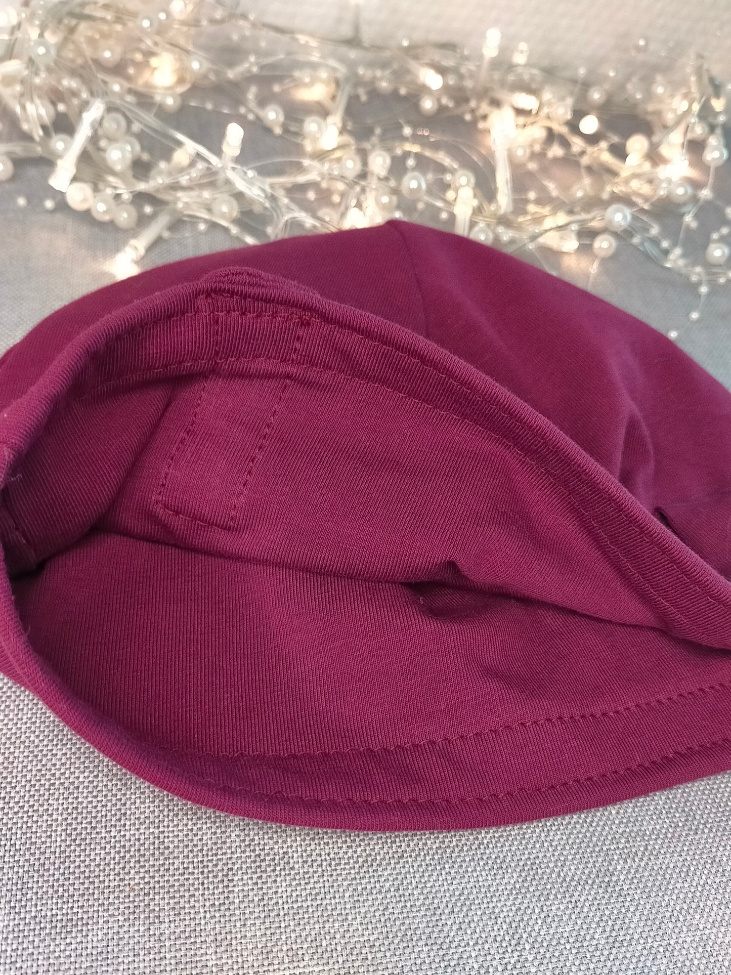 Sublimant Bonnet de chimiothérapie / Alopécie, doublé en jersey lisse, couleur prune