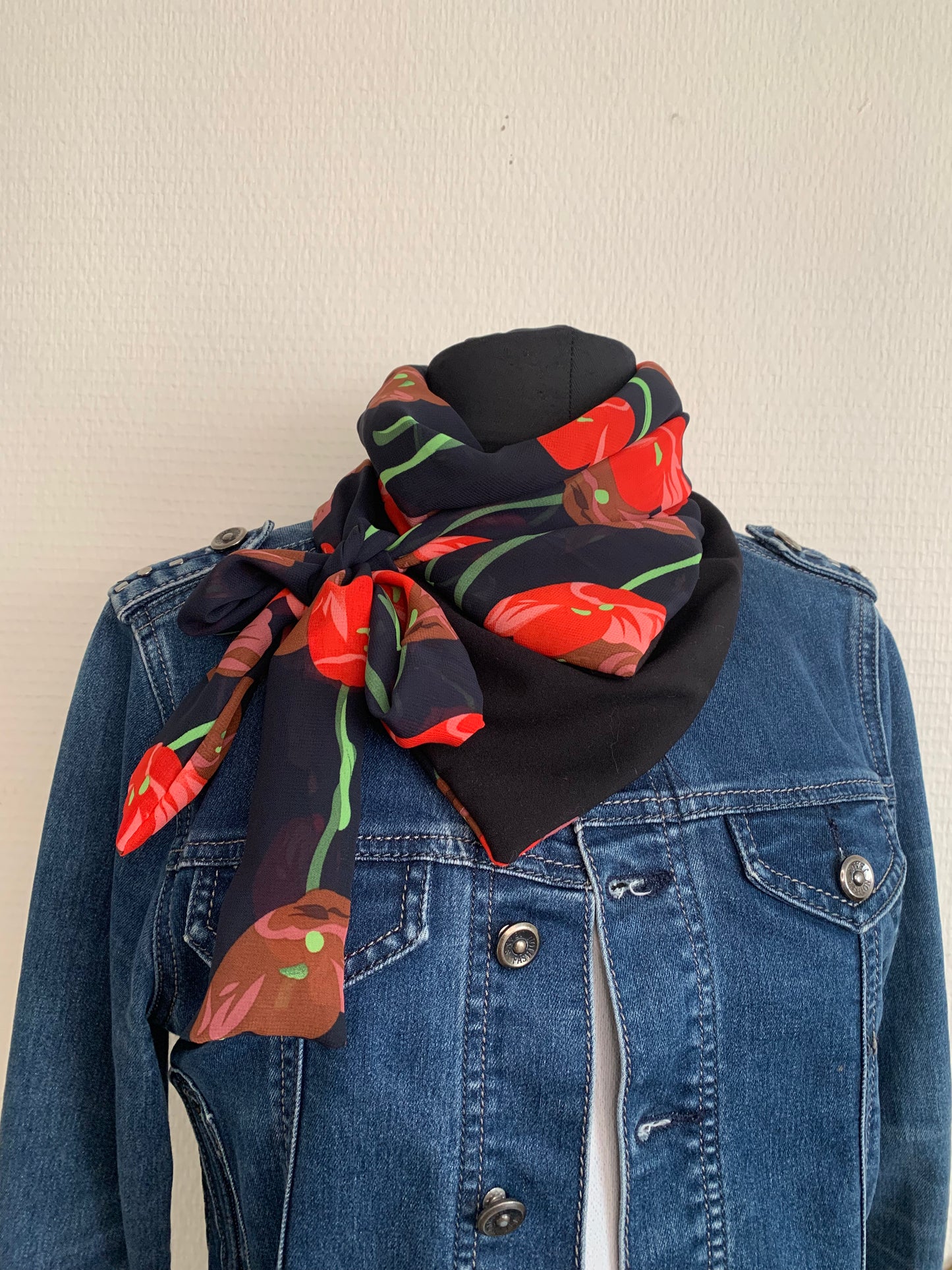 Mimi 2 Mini Foulard forme triangle à lanières