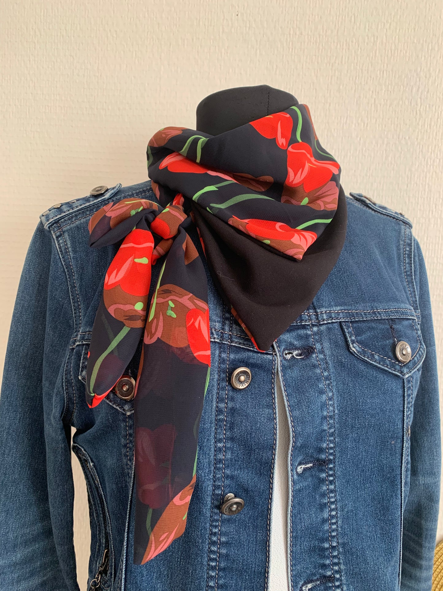 Mimi 2 Mini Foulard forme triangle à lanières