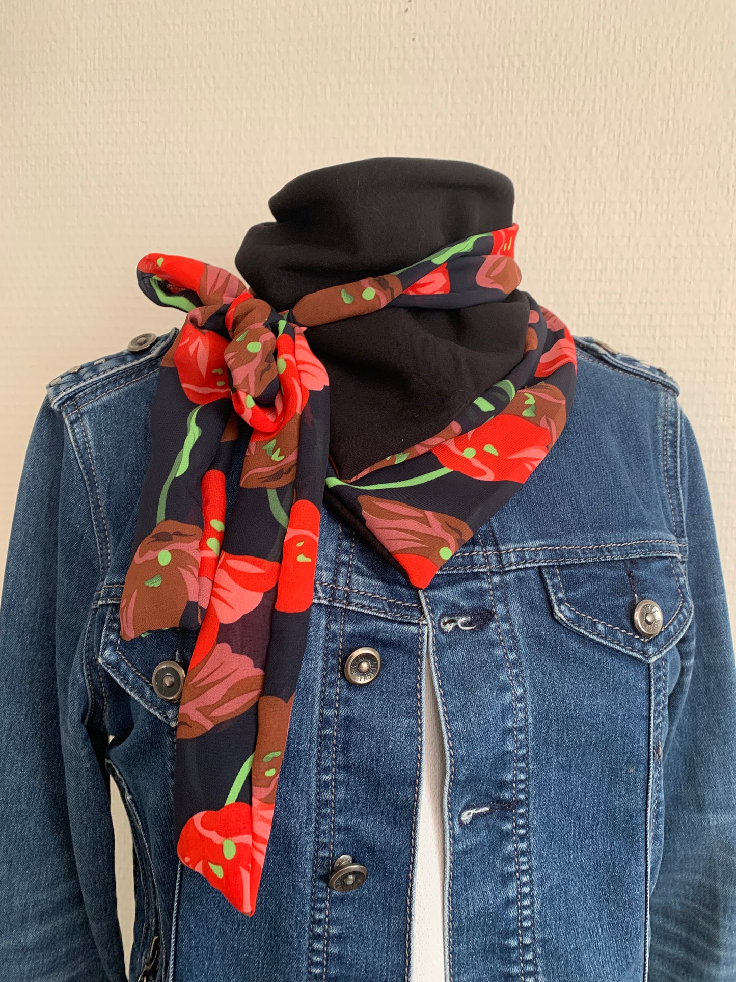 Mimi 2 Mini Foulard forme triangle à lanières