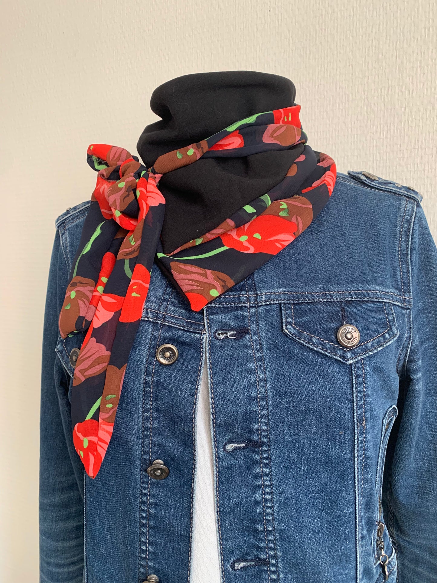 Mimi 2 Mini Foulard forme triangle à lanières