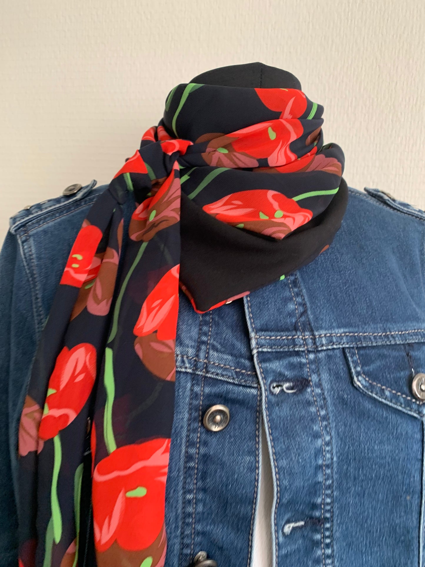 Mimi 2 Mini Foulard forme triangle à lanières