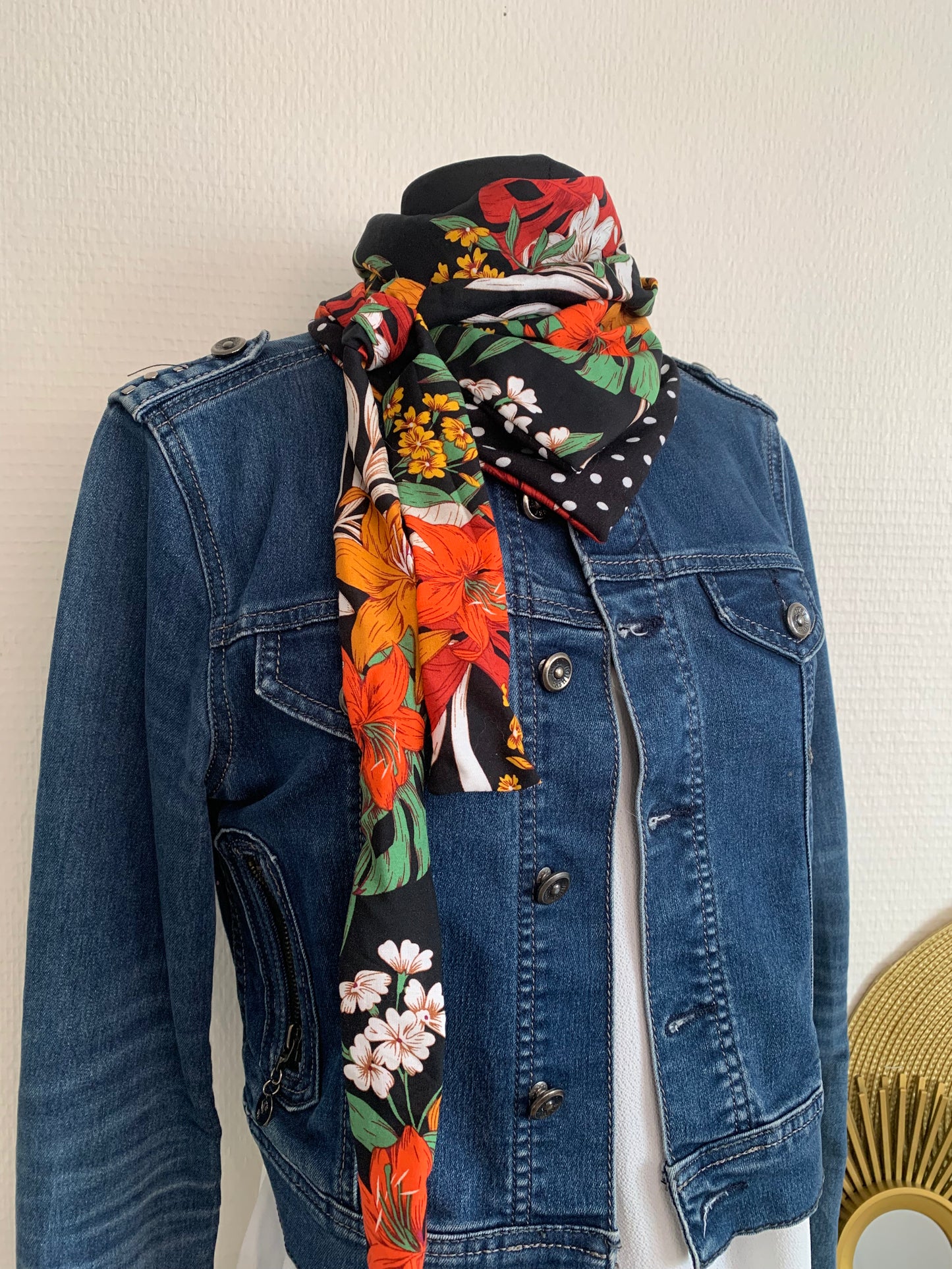 Mimi 5 Mini Foulard forme triangle à lanières