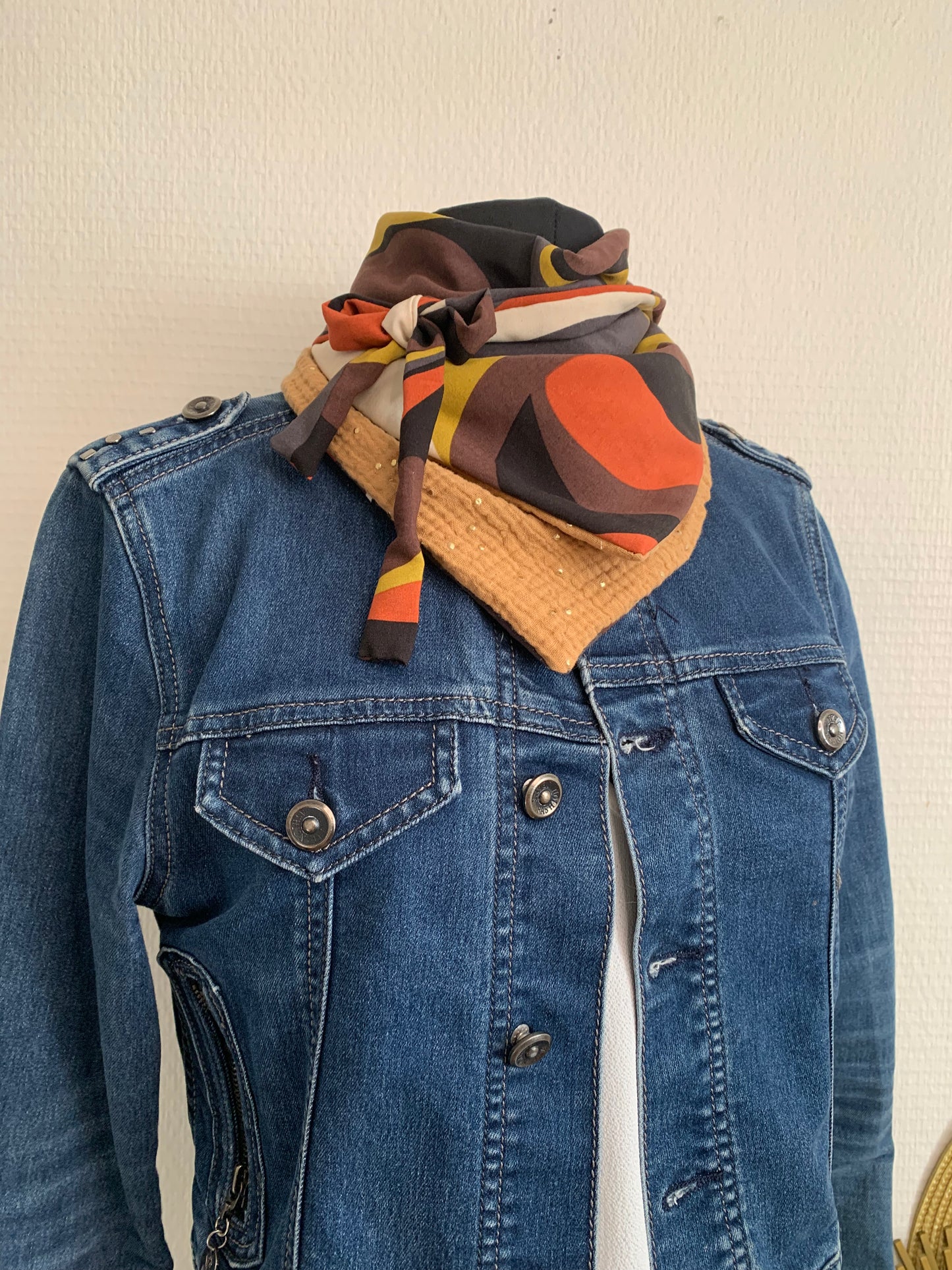 Mimi 3 Mini Foulard forme triangle à lanières