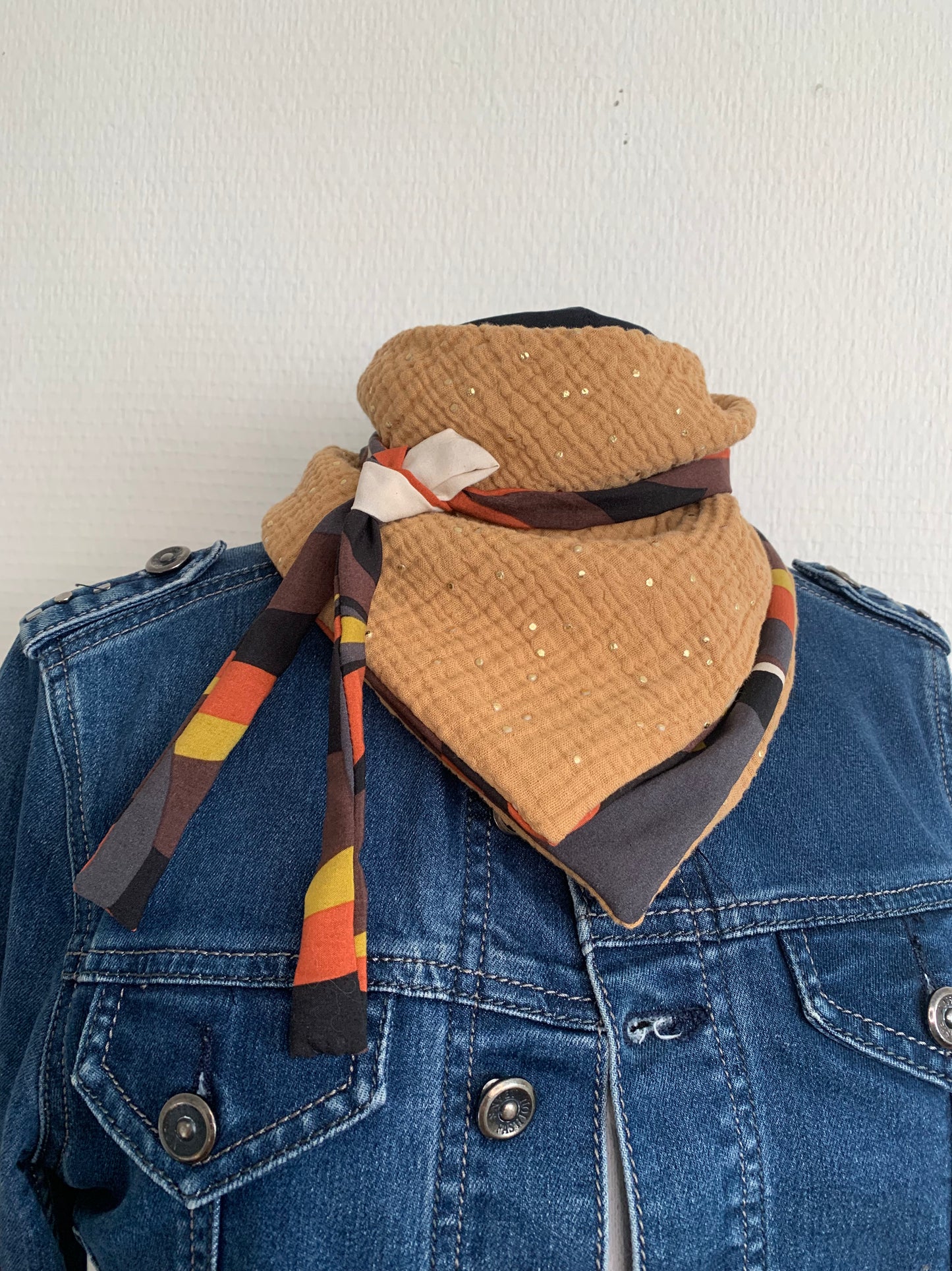 Mimi 3 Mini Foulard forme triangle à lanières