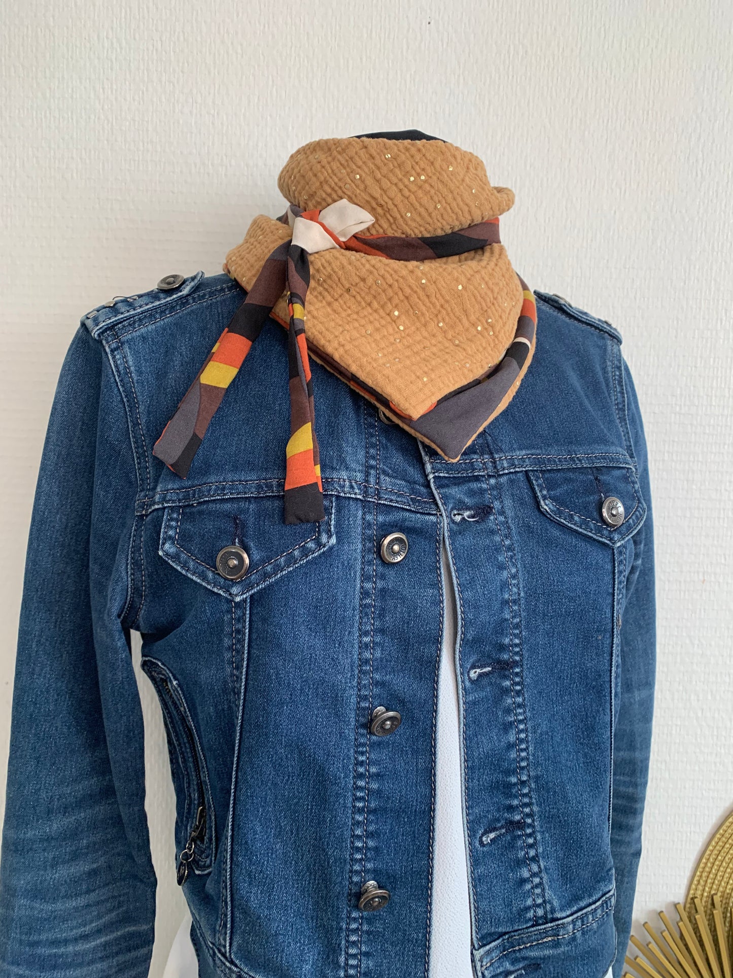 Mimi 3 Mini Foulard forme triangle à lanières