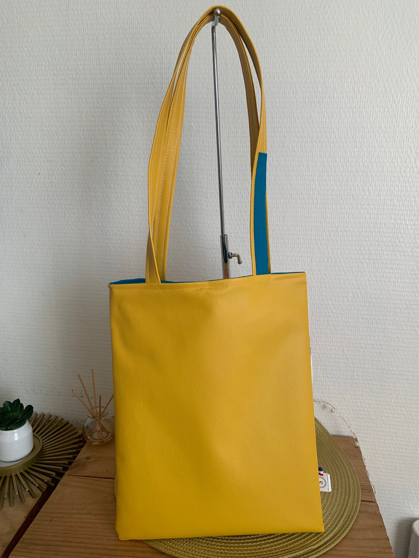 Connor le chien Sac en simili cuir jaune poussin