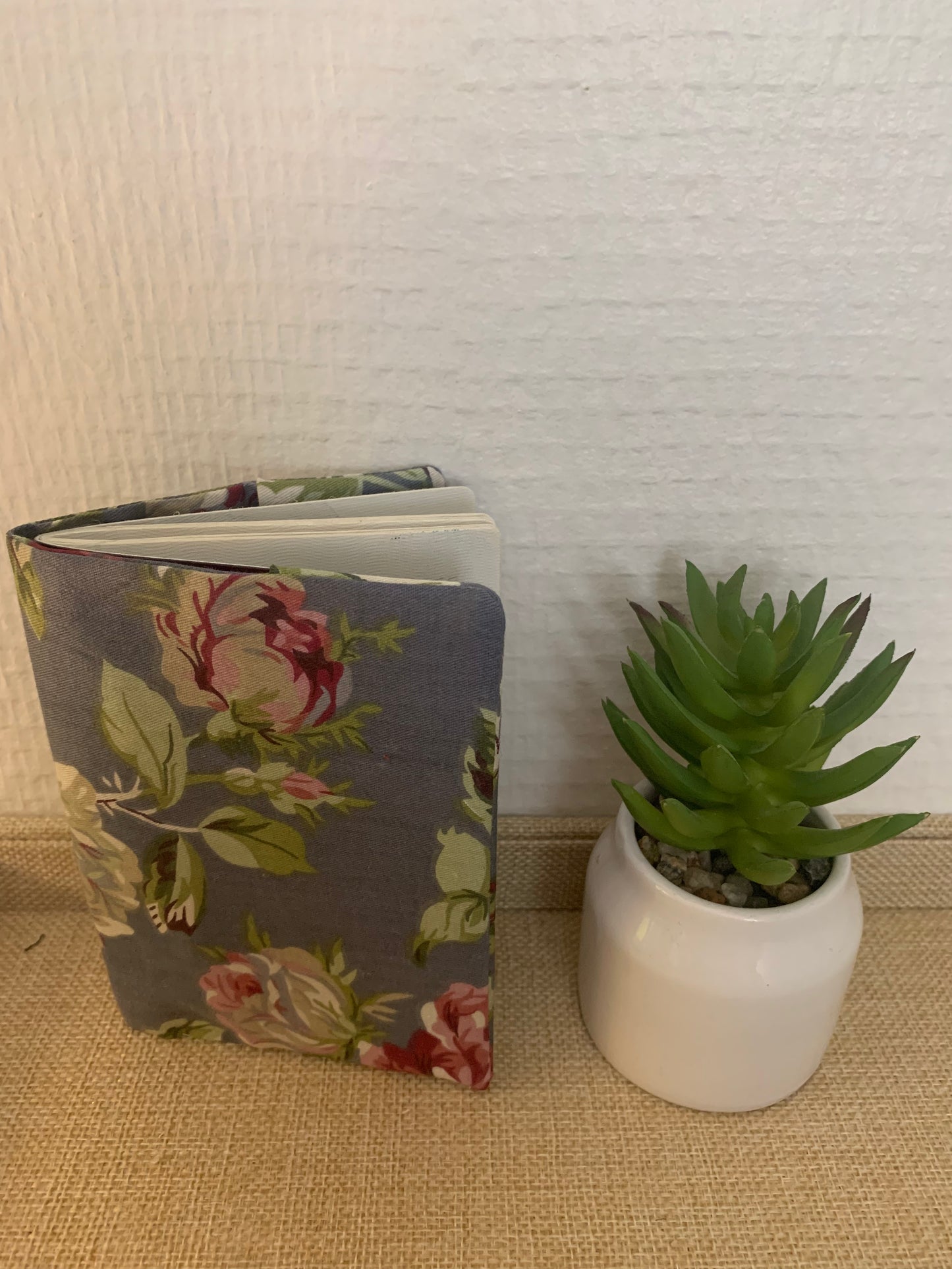 Protège passeport fleuri