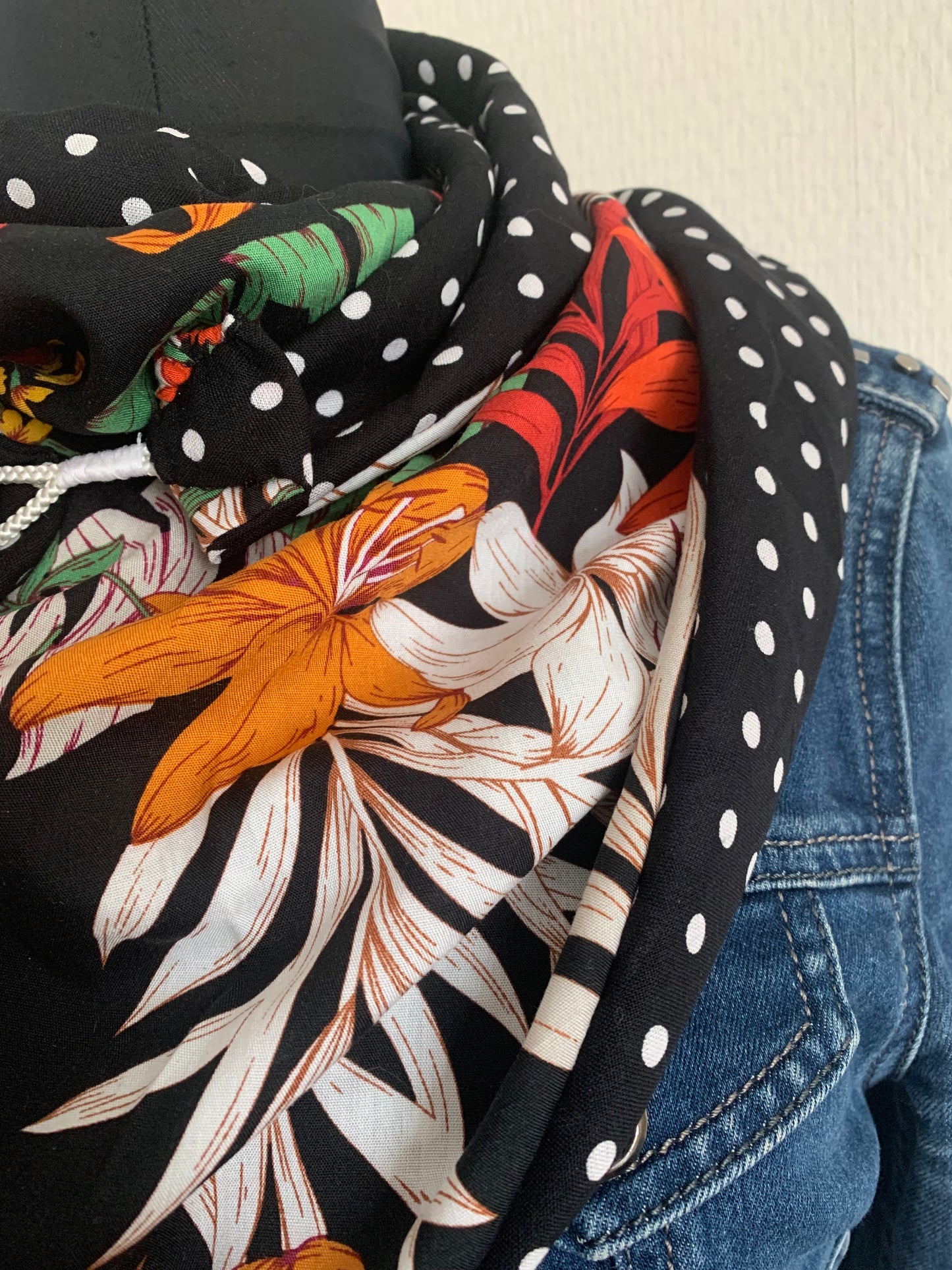 Tilly II foulard forme triangle REVERSIBLE