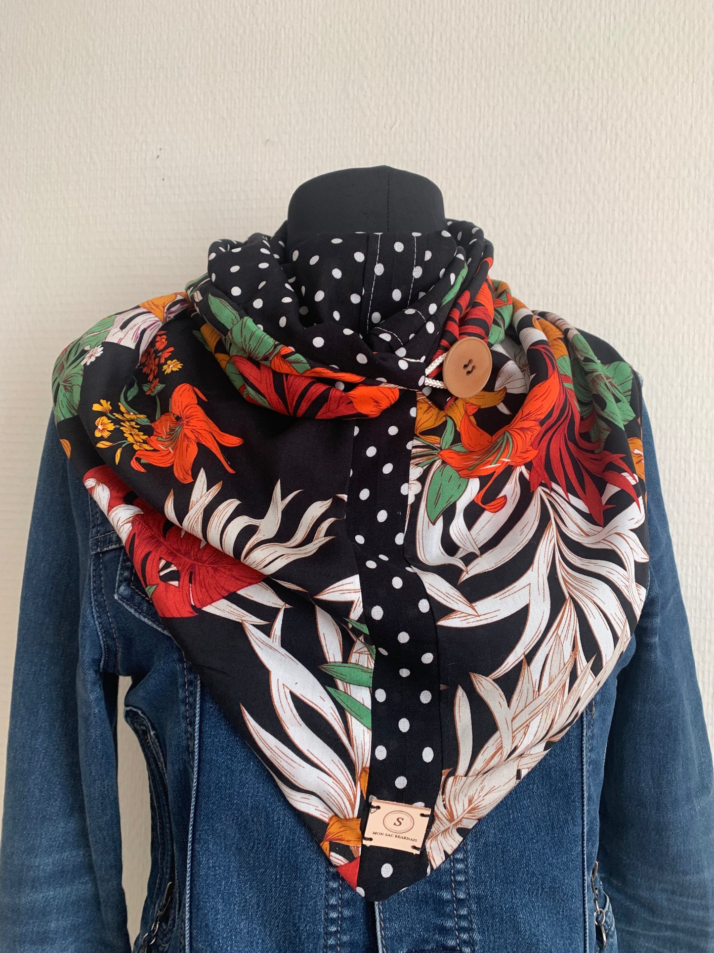 Tilly II foulard forme triangle REVERSIBLE
