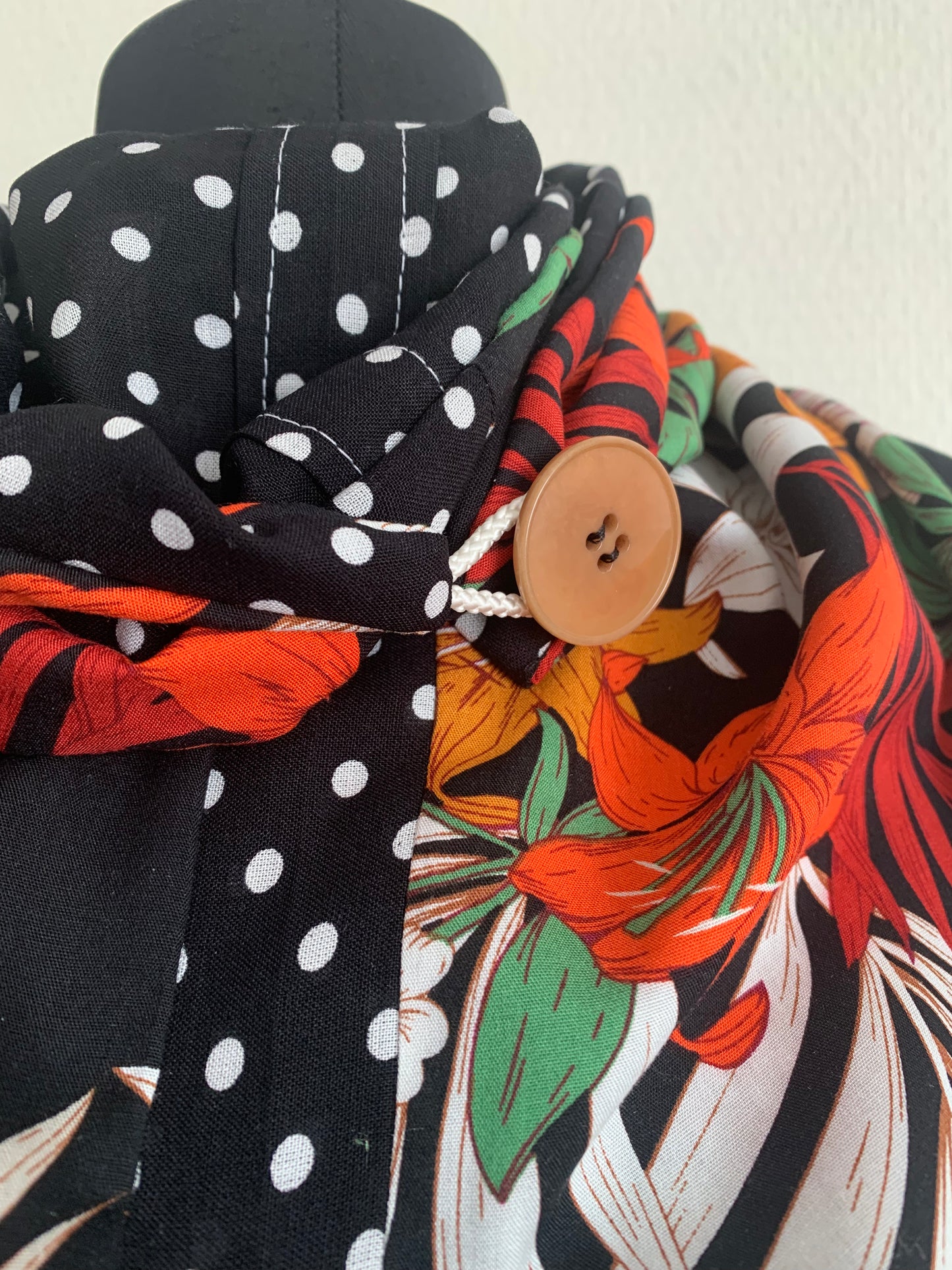 Tilly II foulard forme triangle REVERSIBLE