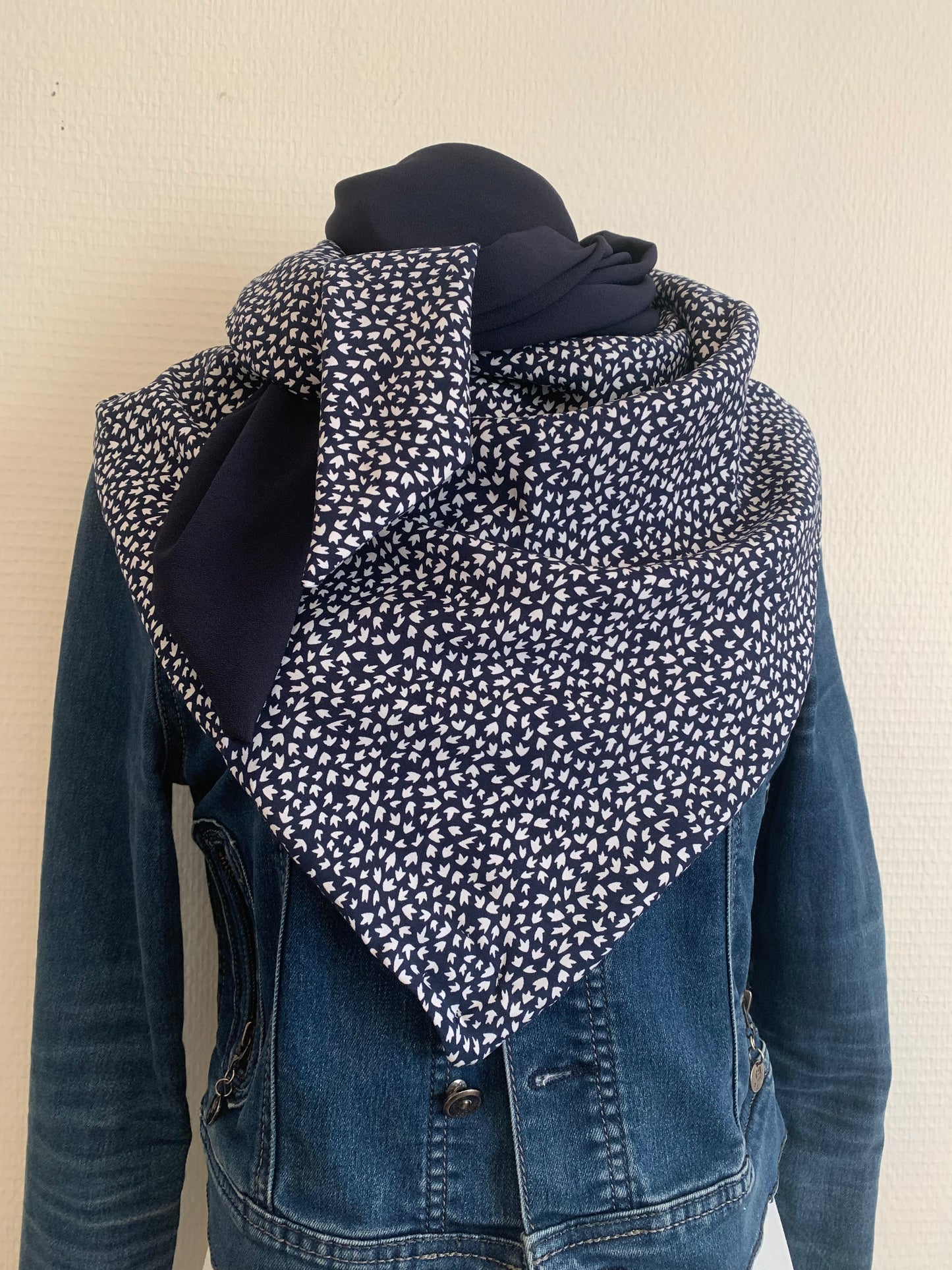 Marina Grand foulard triangle REVERSIBLE