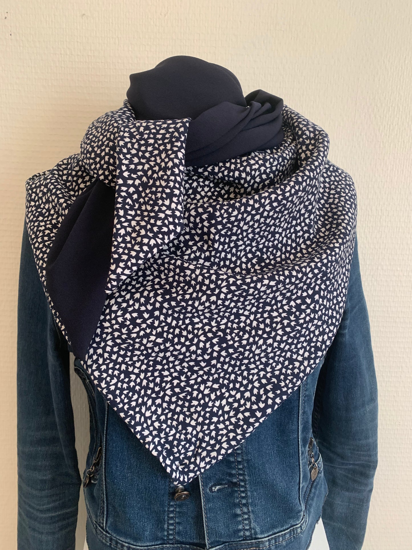 Marina Grand foulard triangle REVERSIBLE