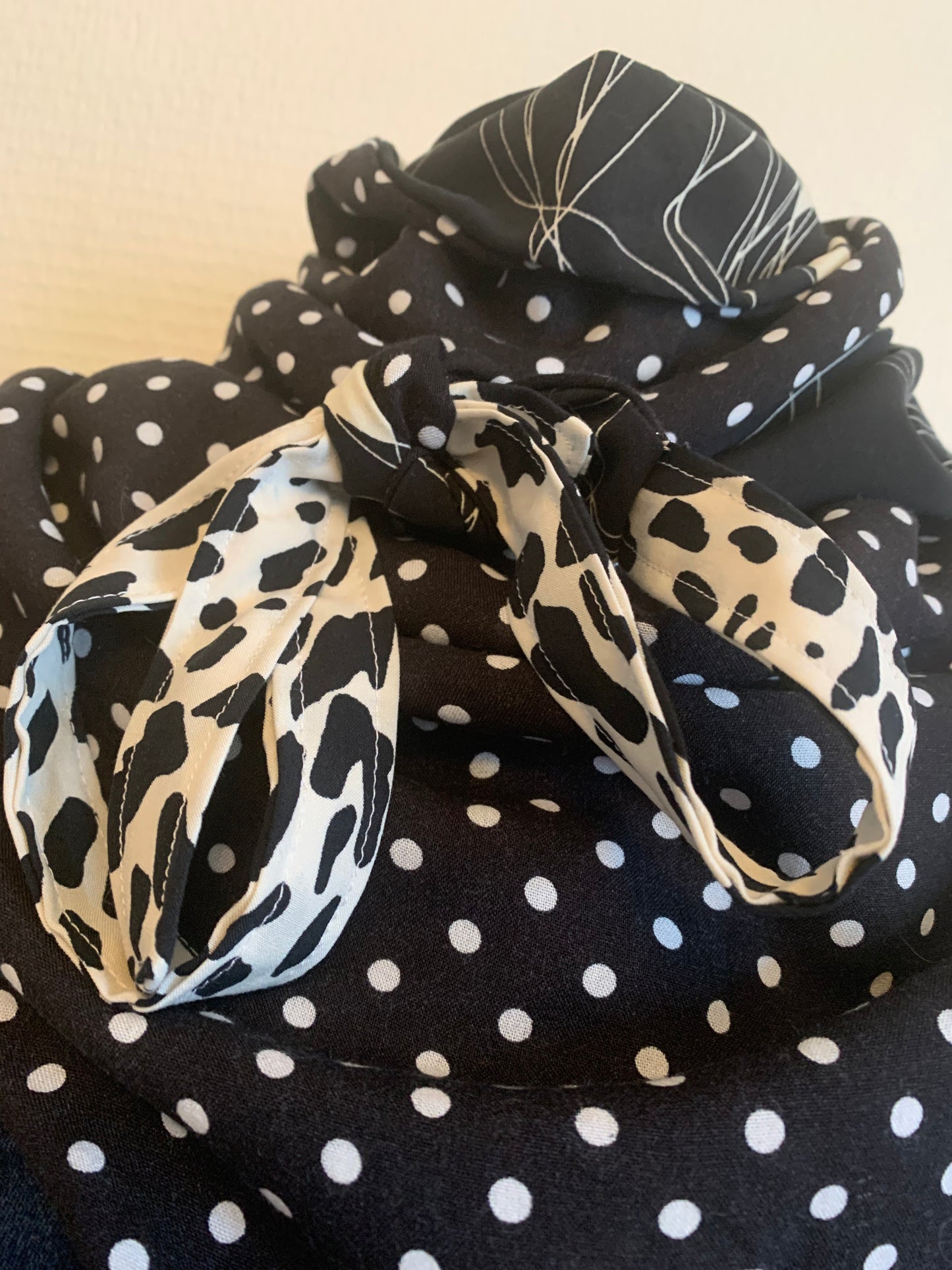 Gaby II foulard forme triangle REVERSIBLE à lanières