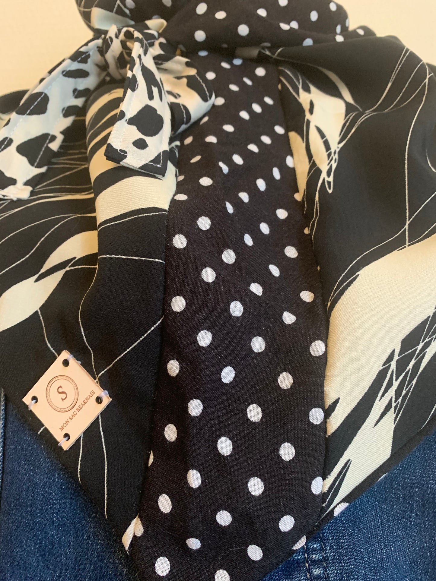 Gaby II foulard forme triangle REVERSIBLE à lanières