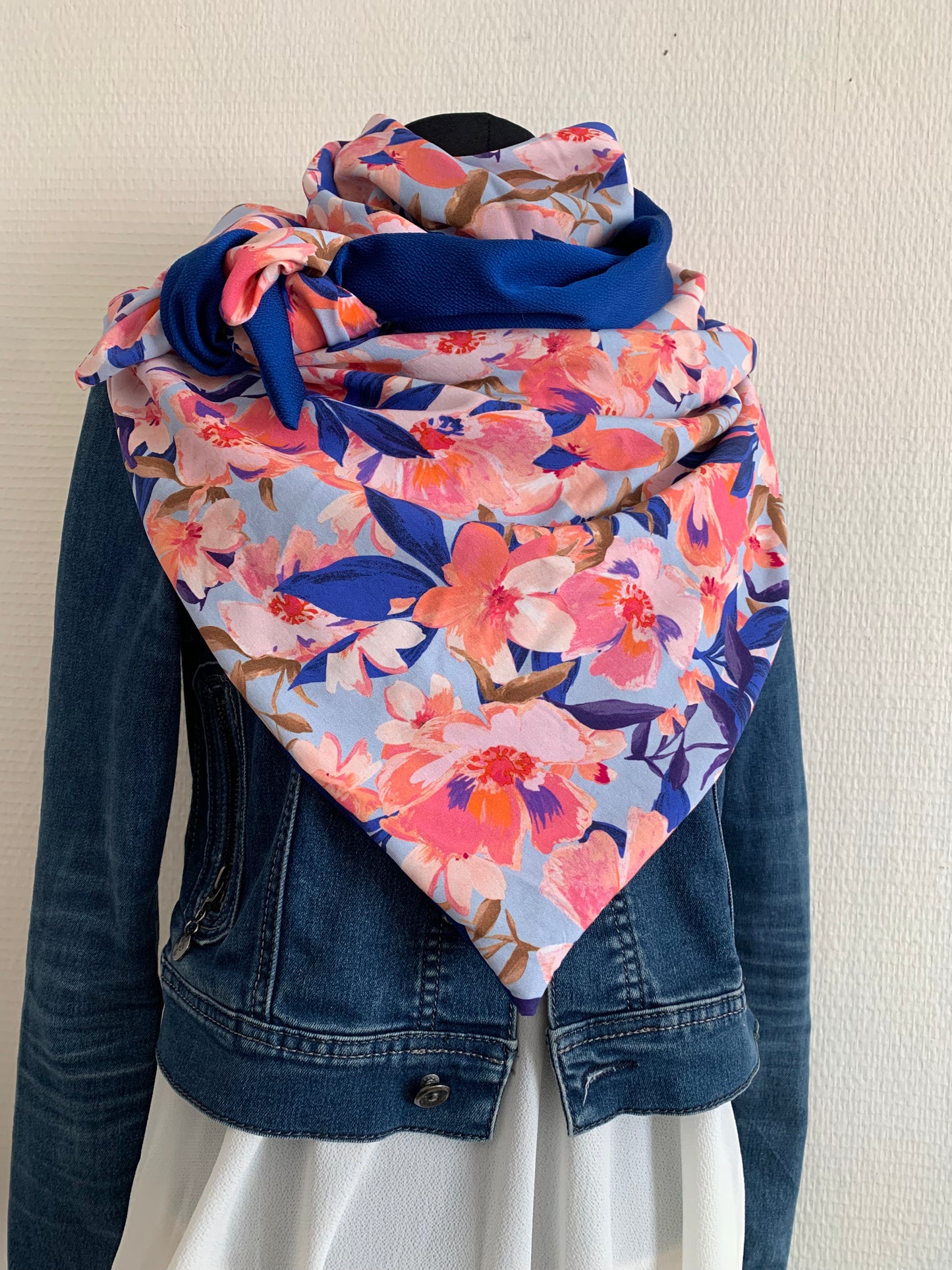 Thélys Grand foulard forme triangle REVERSIBLE MODELE UNIQUE