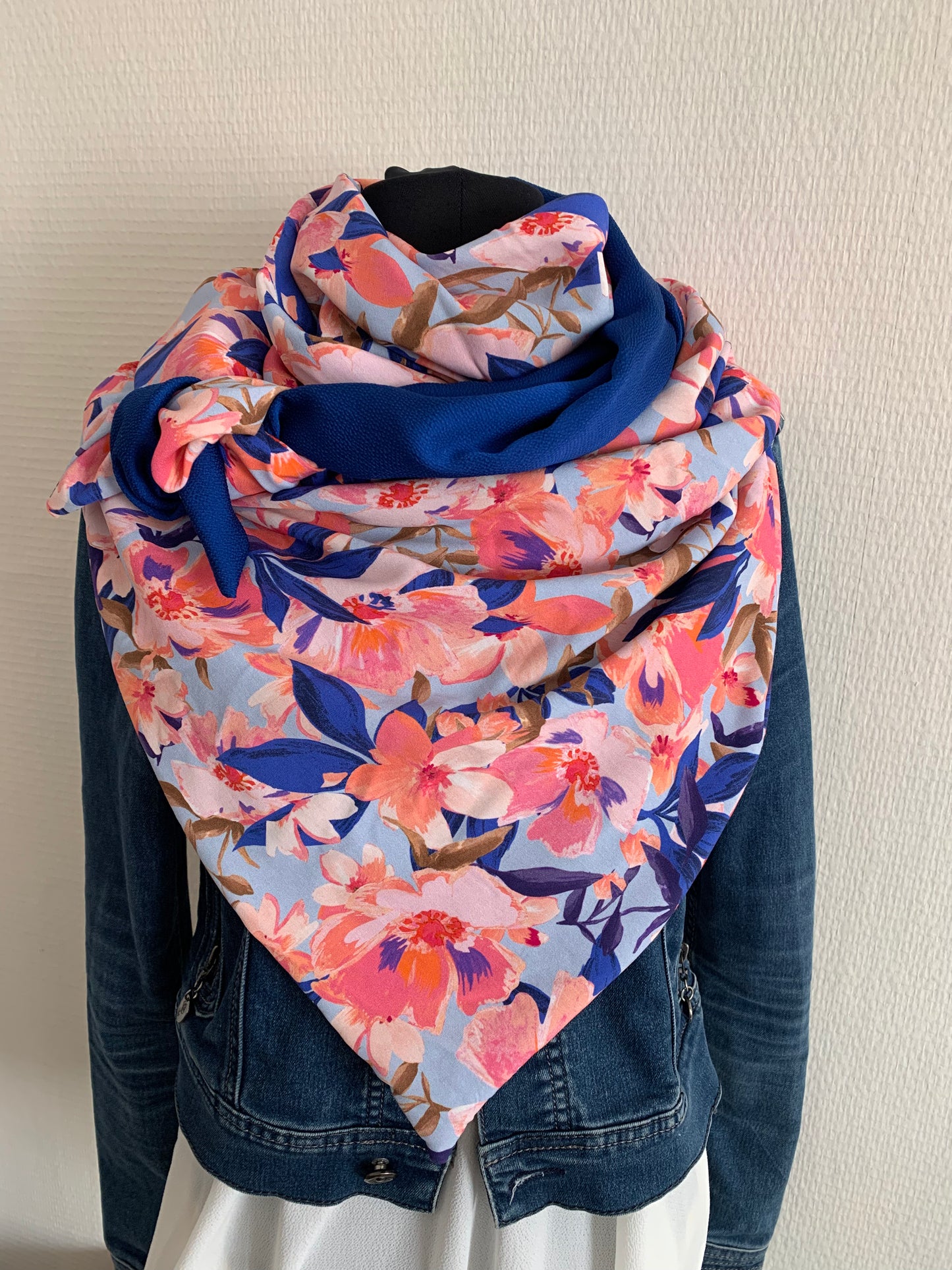 Thélys Grand foulard forme triangle REVERSIBLE MODELE UNIQUE