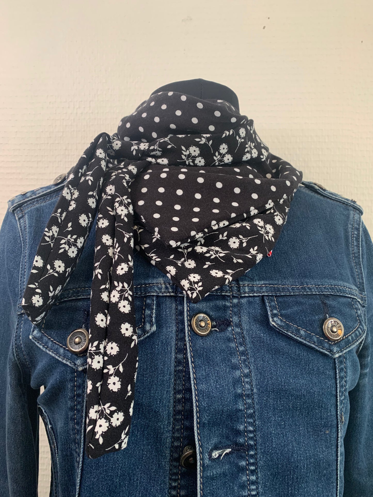 Lemimicy Mini foulard forme triangle REVERSIBLE