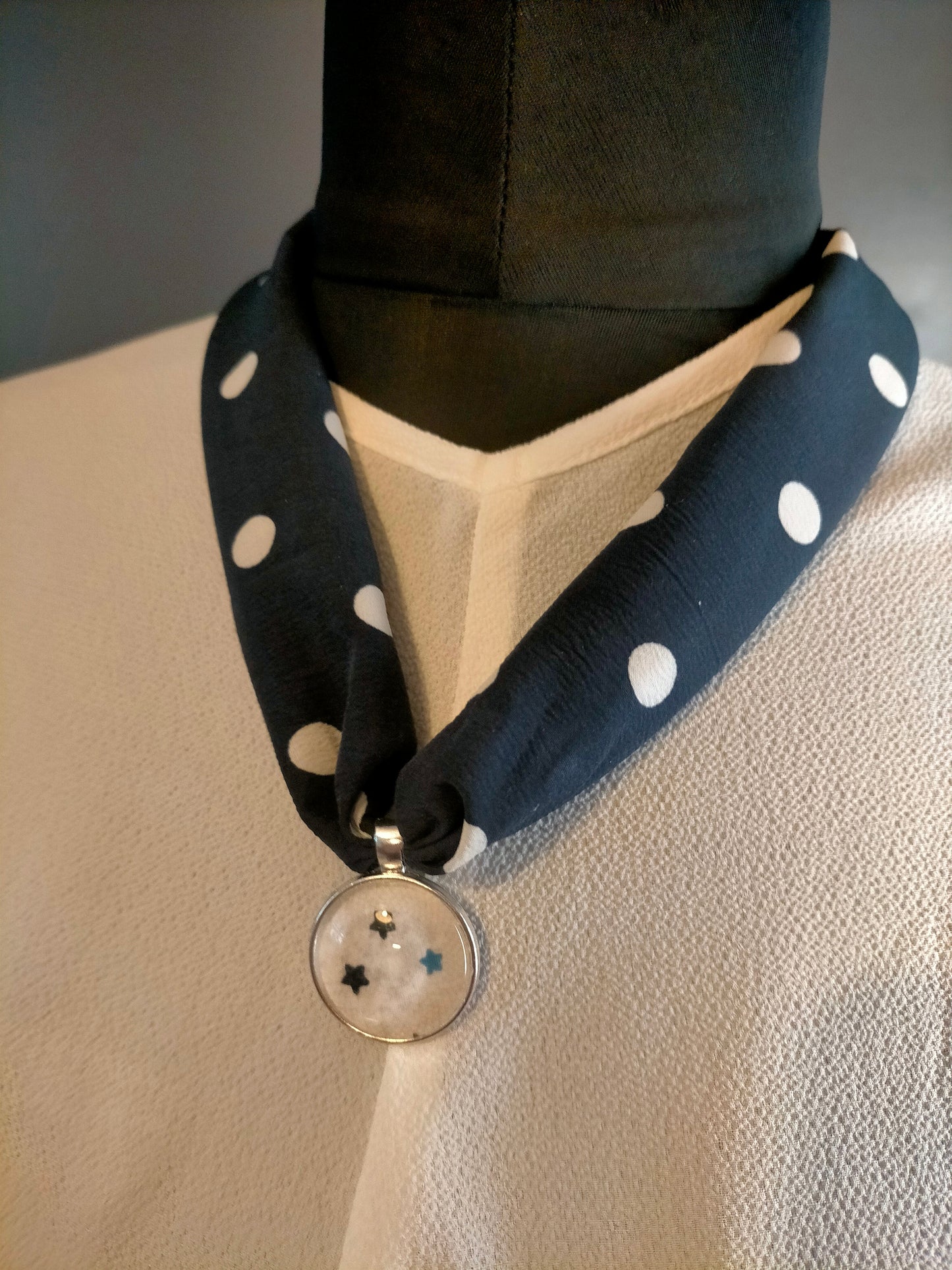 Collier Foulard et son pendentif 047