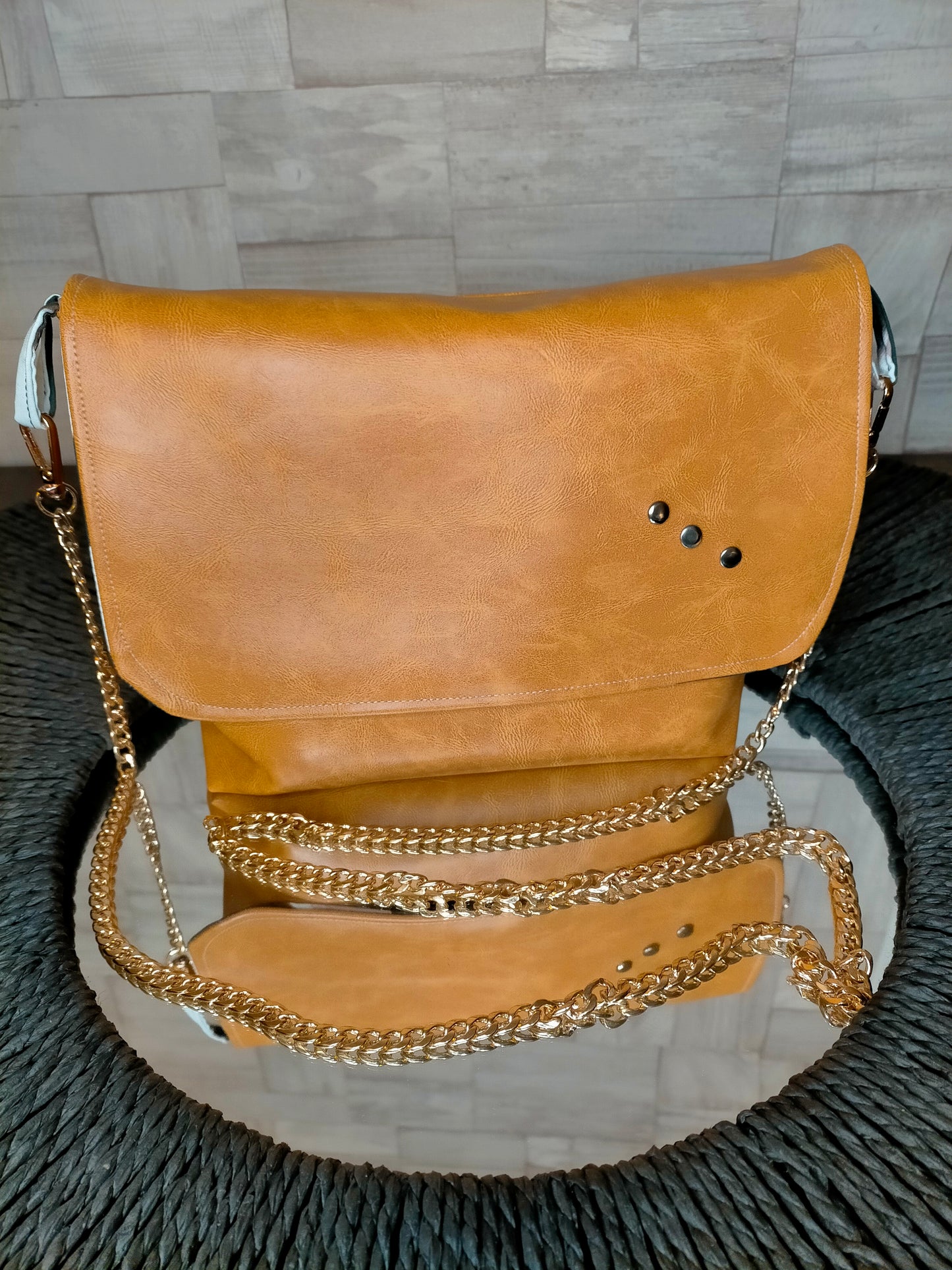 Clous 3 Sac Besace simili cuir moutarde vieilli bandoulière chainette dorée