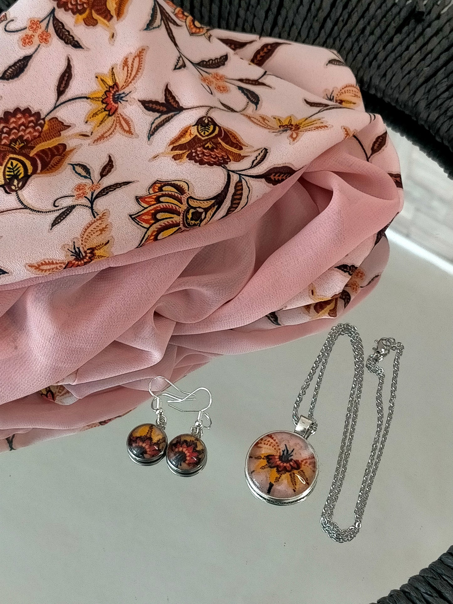Radieuse Parure pendentif et boucles d'oreilles