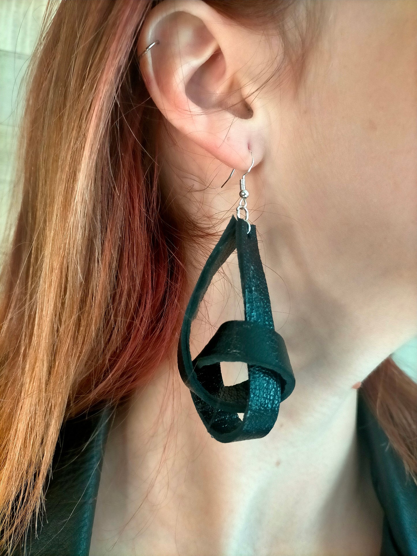 Boucles d'oreilles CUIR NOIR 074